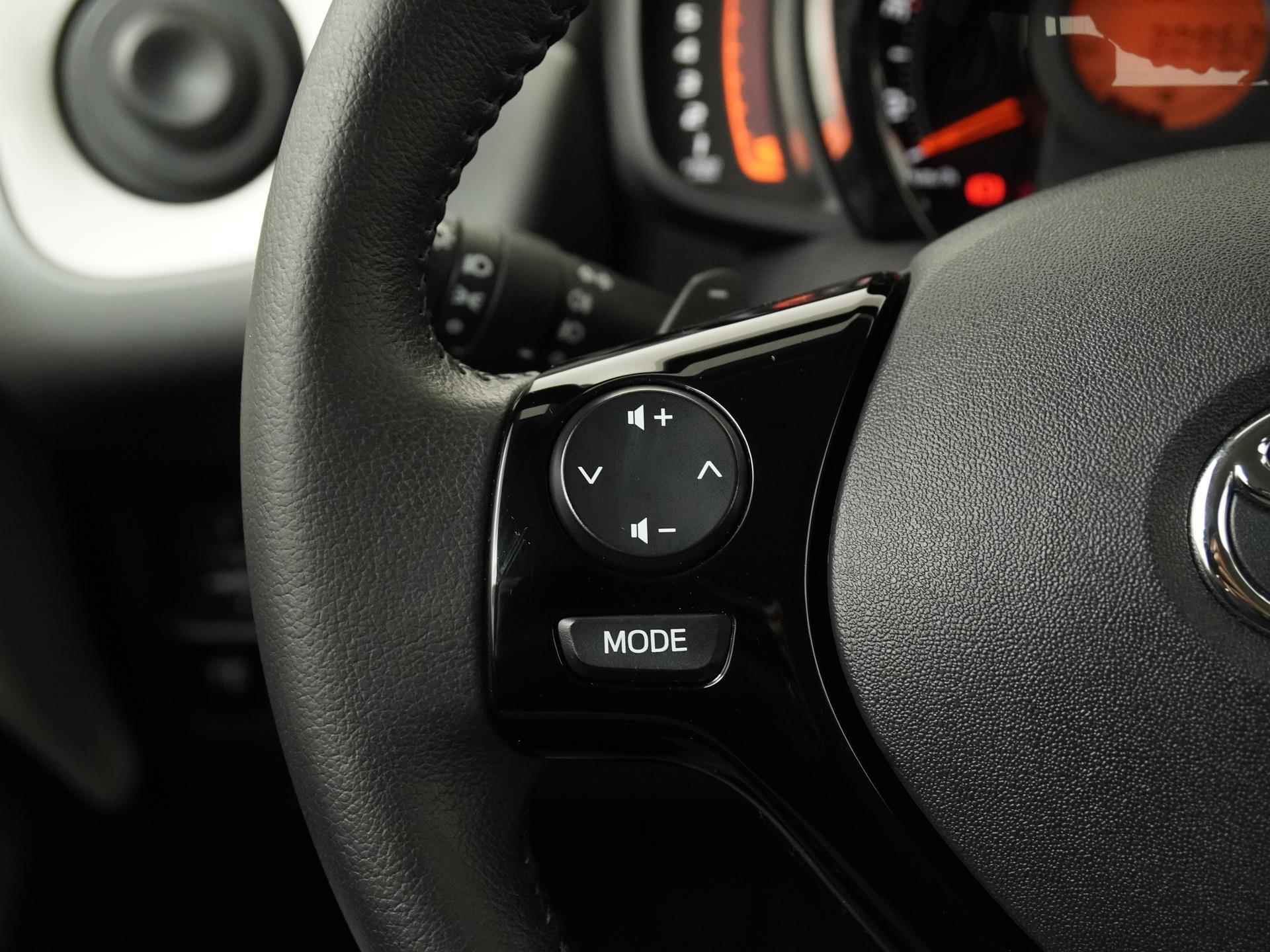 Toyota Aygo 1.0 VVT-i x-joy Automaat | Camera | Lichtmetalen Velgen | Zondag Open! - 7/32