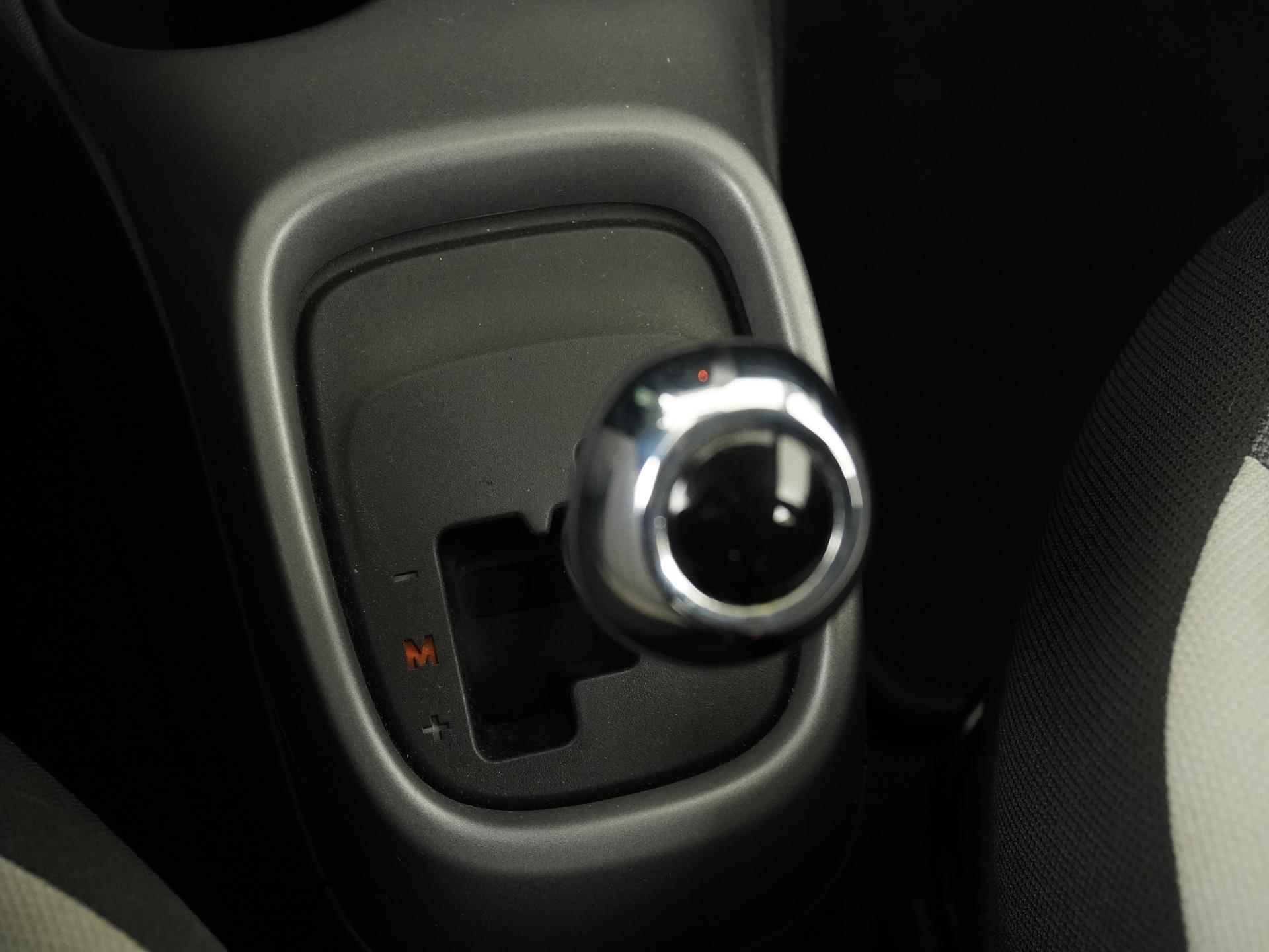 Toyota Aygo 1.0 VVT-i x-joy Automaat | Camera | Lichtmetalen Velgen | Zondag Open! - 11/32