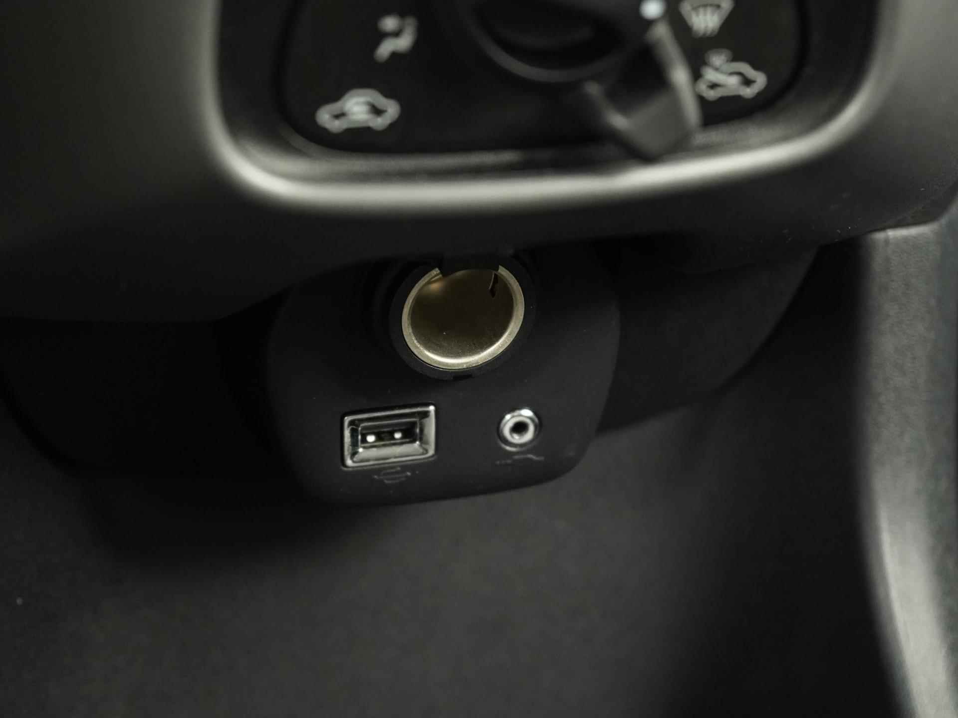 Toyota Aygo 1.0 VVT-i x-joy Automaat | Camera | Lichtmetalen Velgen | Zondag Open! - 12/32