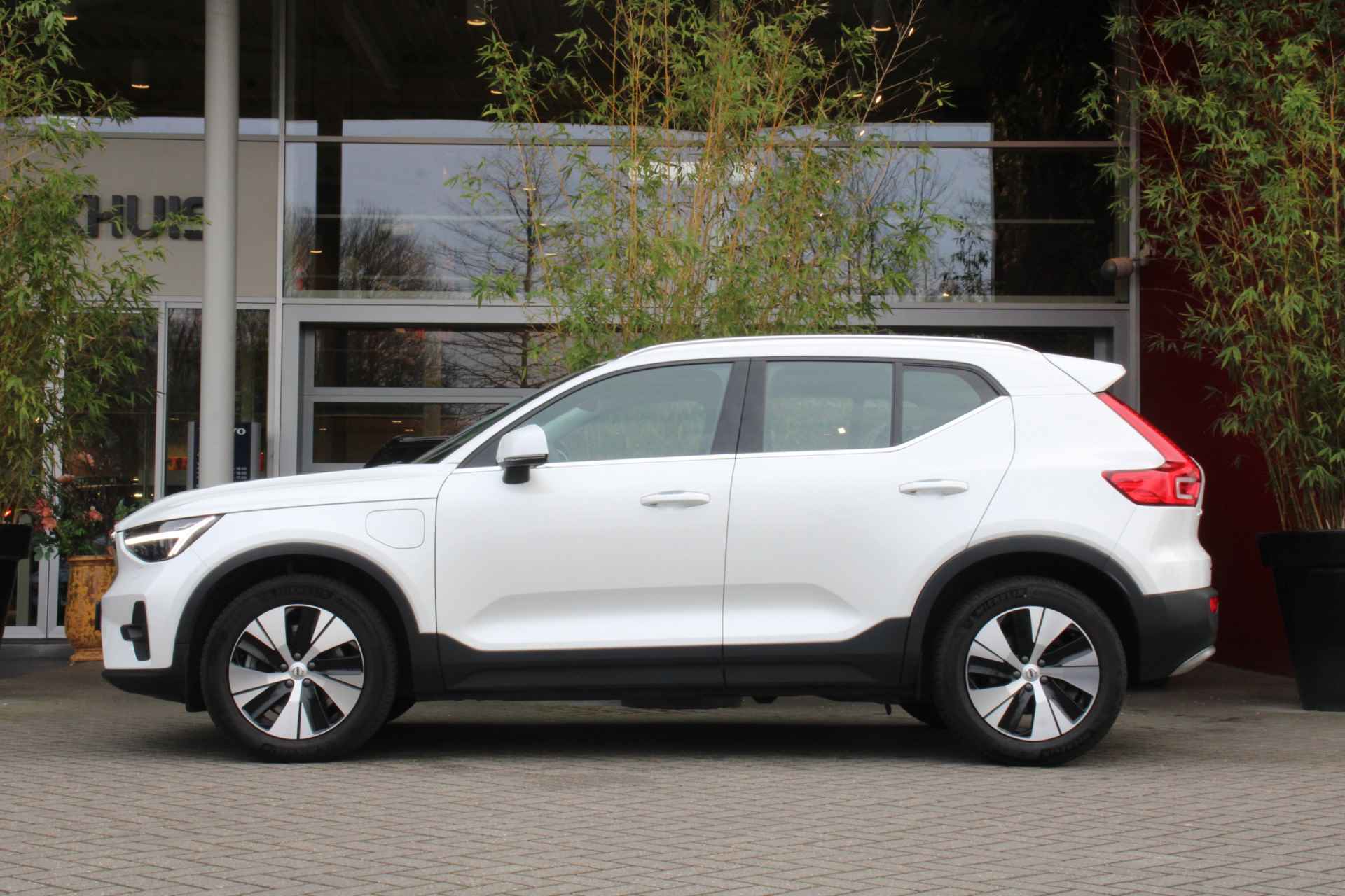 Volvo XC40 T5 Plug-in hybrid Plus Bright MY23! | Camera | Adaptive Cruise | Dodehoeksensoren | Stuur/stoelverwarming | Keyless - 5/25