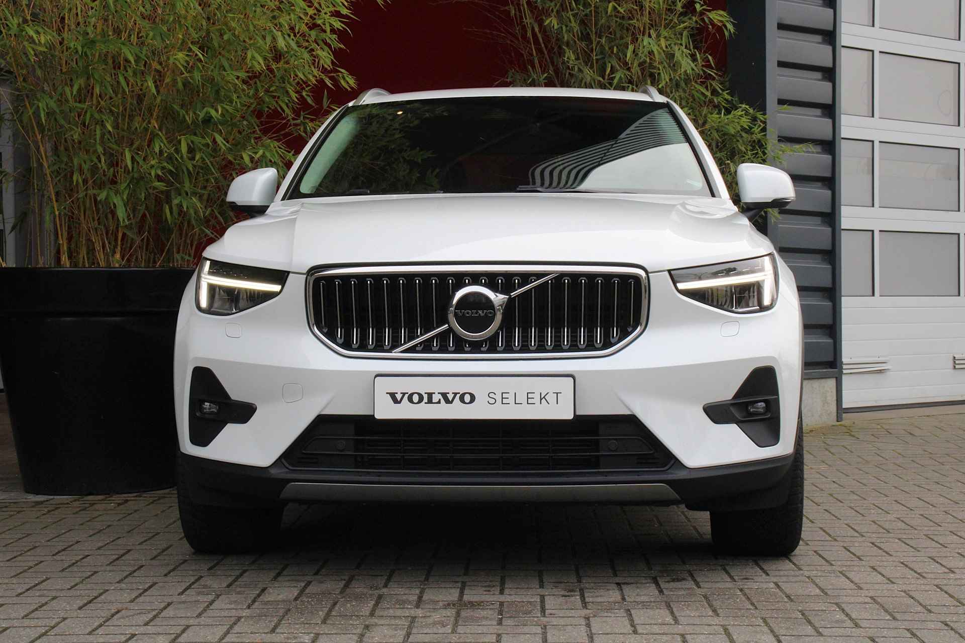 Volvo XC40 T5 Plug-in hybrid Plus Bright MY23! | Camera | Adaptive Cruise | Dodehoeksensoren | Stuur/stoelverwarming | Keyless - 9/25