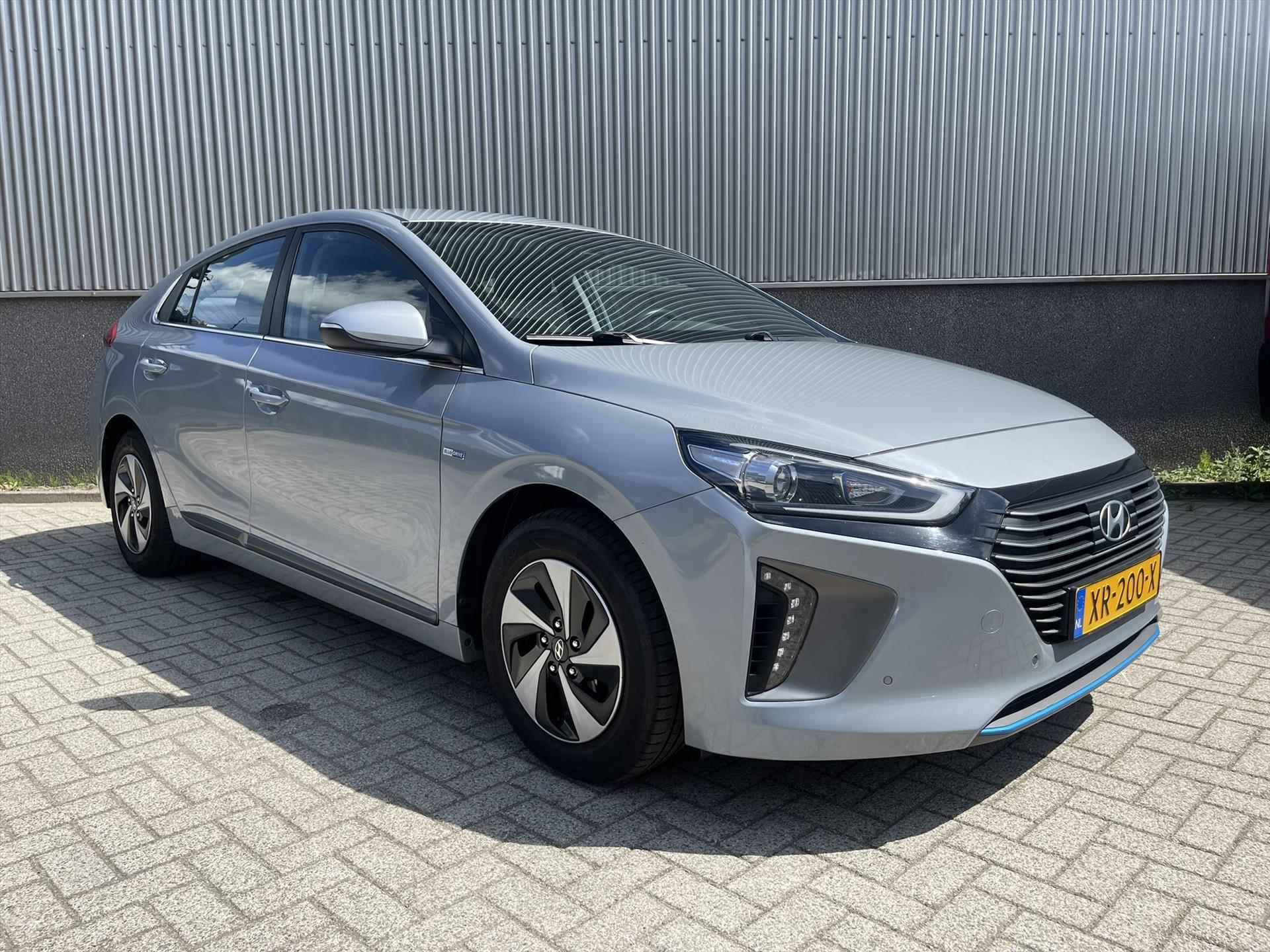 HYUNDAI Ioniq 1.6 GDI Blue HEV 141 pk DCT | Apple Carplay | Android Auto | Camera Achter | Voor/Achter Sensoren | - 3/42