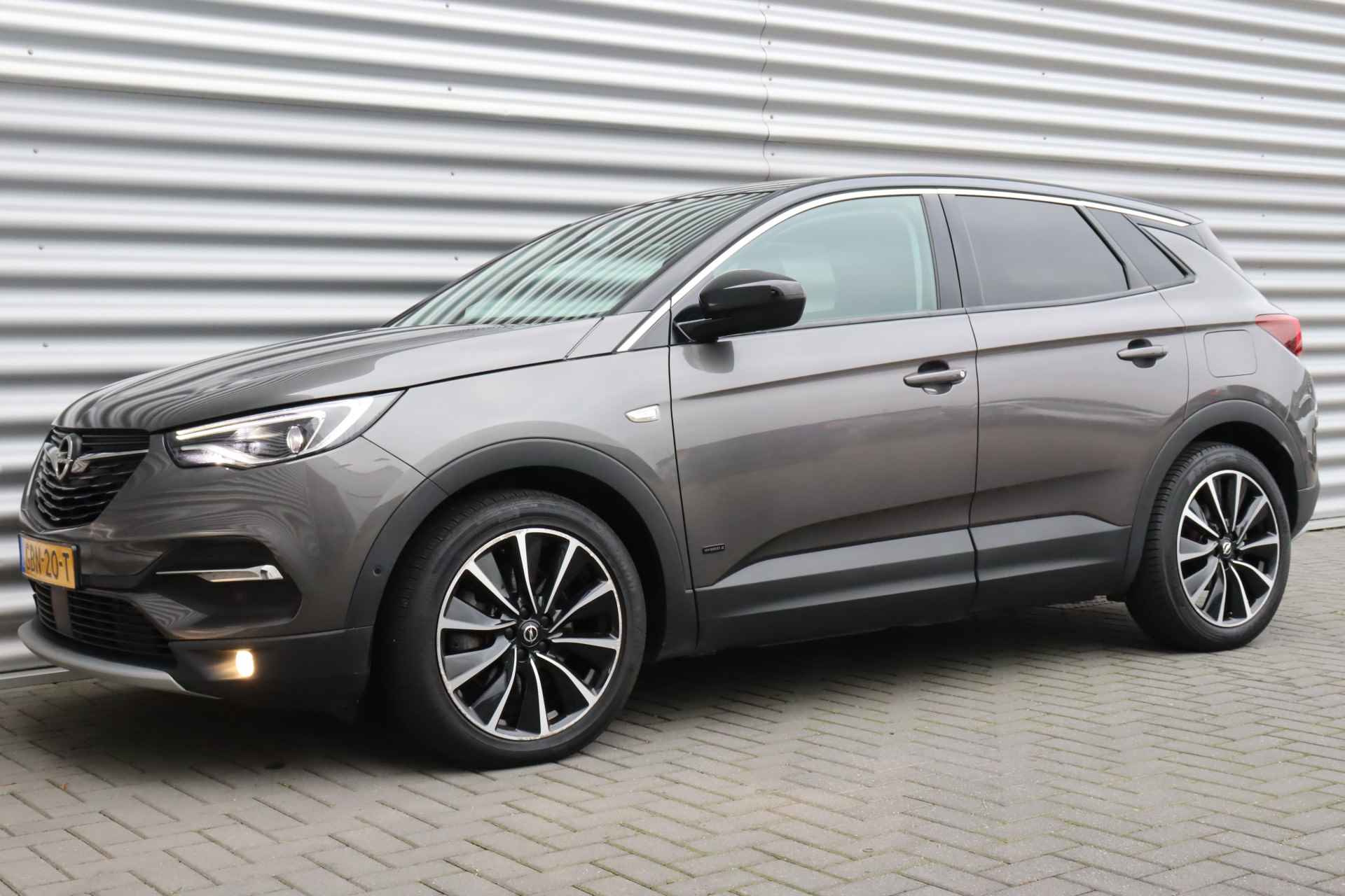 Opel Grandland X 1.6 TURBO 300PK HYBRID4 ULTIMATE AUTOMAAT / NAVI / LEDER / CLIMA / AGR / PDC / 19" LMV / CAMERA / KEYLESS / WINTERPAKKET / CRUIS - 2/39