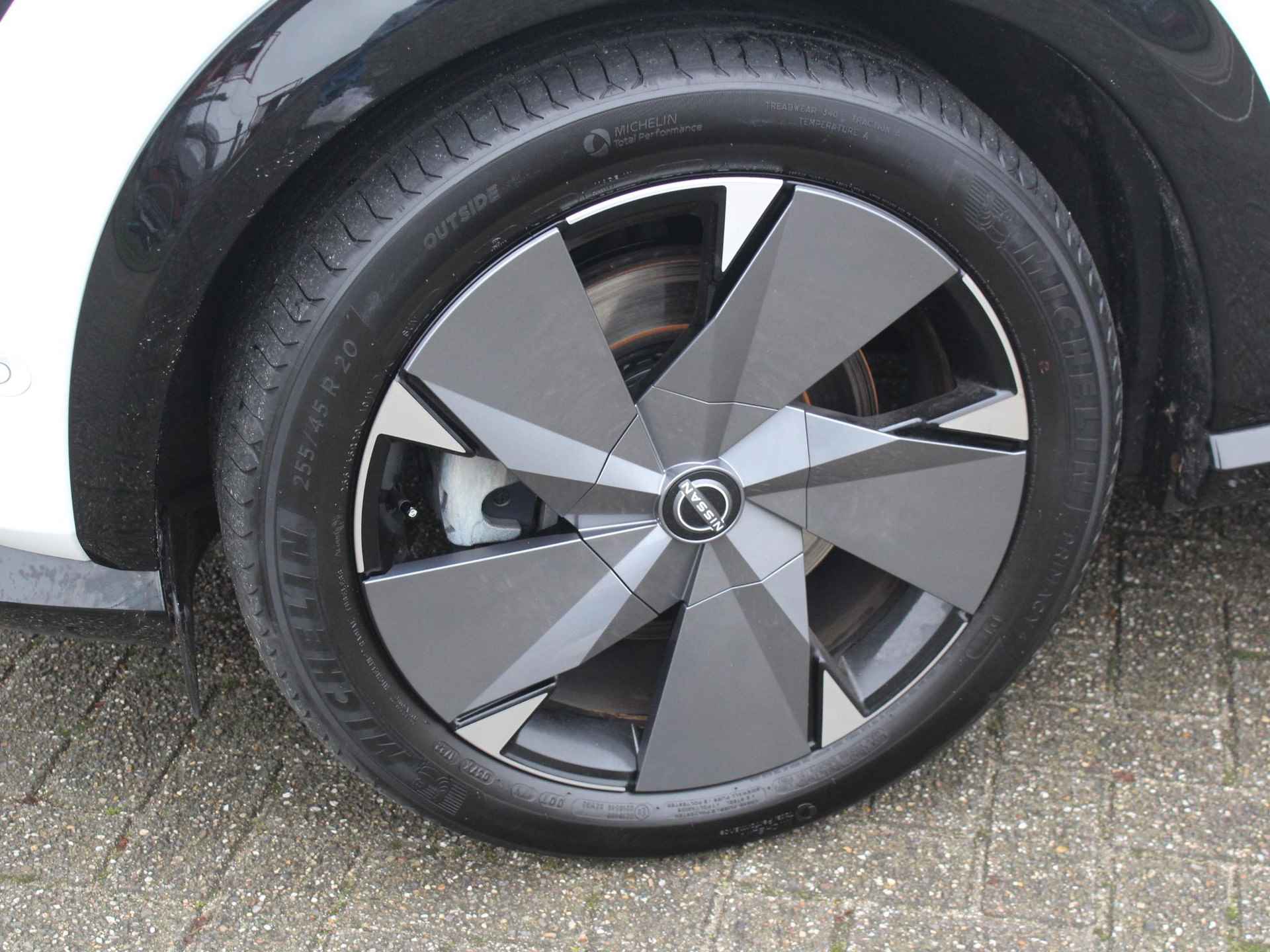 Nissan Ariya Evolve 91 kWh / Lederen Bekleding / 20" Lichtmetalen Velgen / Cruise Control Adaptief / Bose / Stoelverwarming & Verkoeling / - 14/55