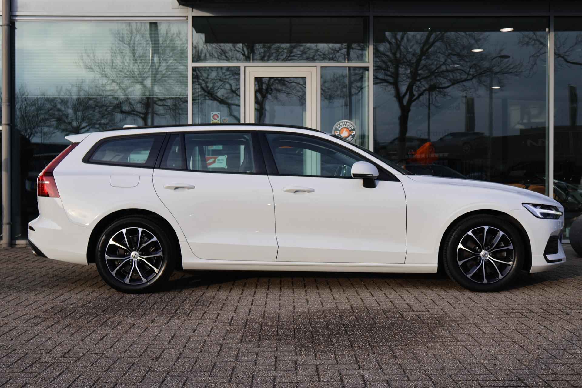 Volvo V60 B3 Momentum 163pk Geartronic Mild Hybrid | Camera | Navi | Carplay | Virtual | LED - 12/38