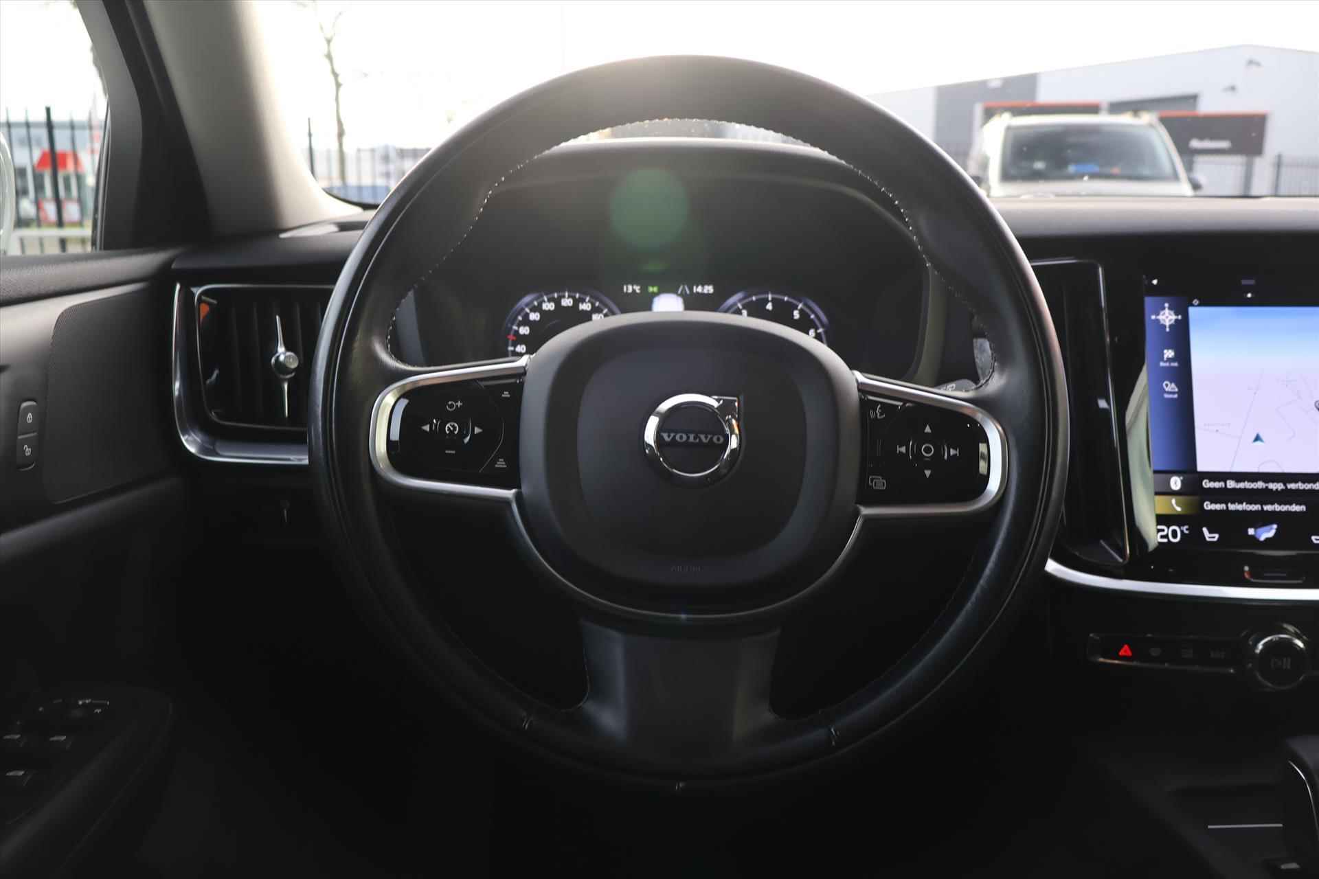 Volvo V60 B3 Momentum 163pk Geartronic Mild Hybrid | Camera | Navi | Carplay | Virtual | LED - 20/38