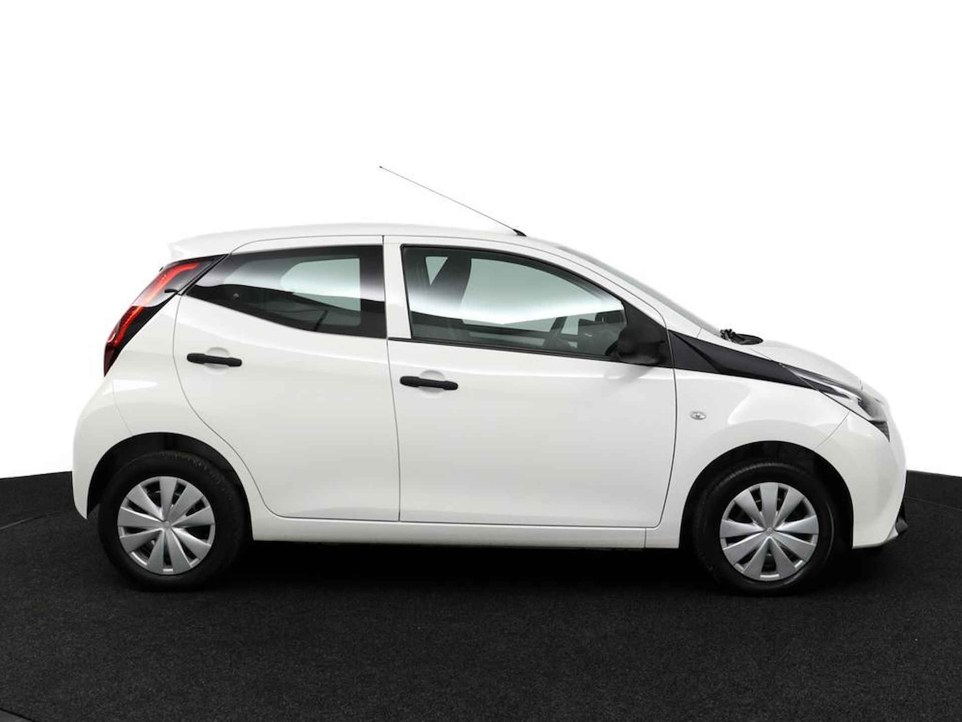 Toyota Aygo 1.0 VVT-i x-fun | Airco | Centrale vergrendeling | Bluetooth| - 12/43