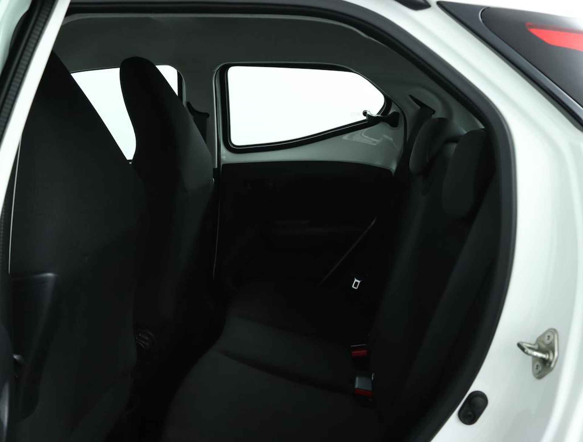 Toyota Aygo 1.0 VVT-i x-fun | Airco | Centrale vergrendeling | Bluetooth| - 17/43