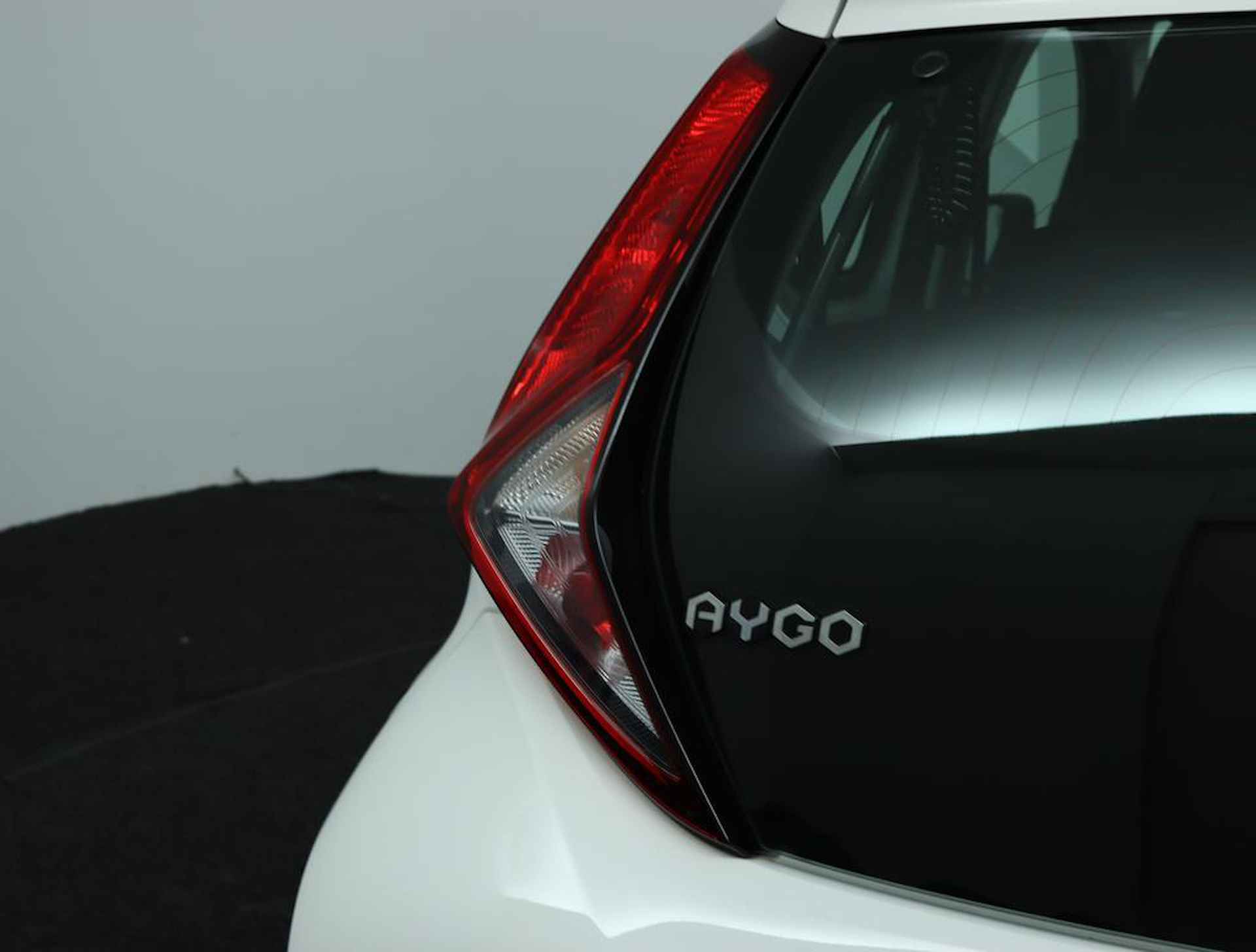 Toyota Aygo 1.0 VVT-i x-fun | Airco | Centrale vergrendeling | Bluetooth| - 38/43