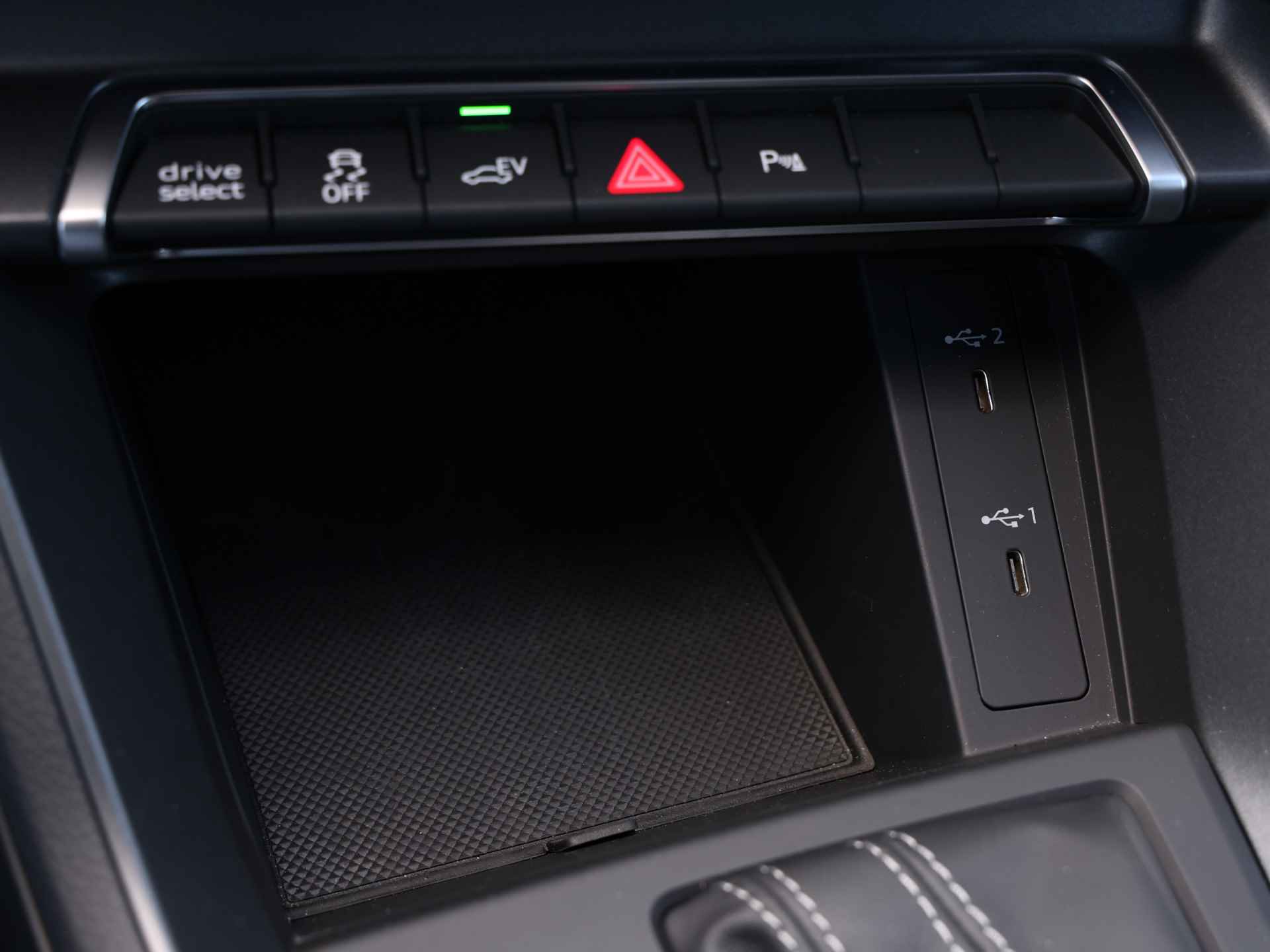 Audi Q3 45 TFSI e S edition 245pk | Achteruitrijcamera | MMI navigatie plus | Parkeerhulp plus | - 48/49