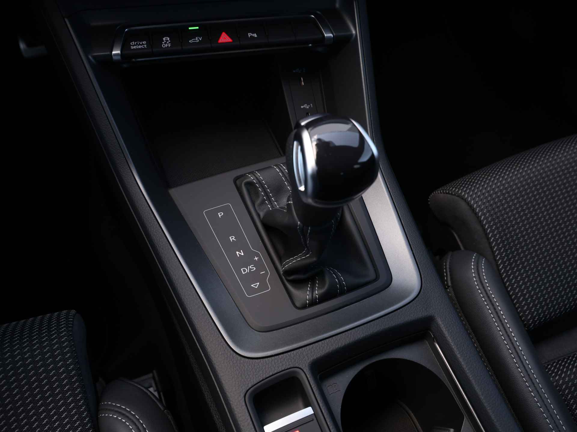 Audi Q3 45 TFSI e S edition 245pk | Achteruitrijcamera | MMI navigatie plus | Parkeerhulp plus | - 49/49