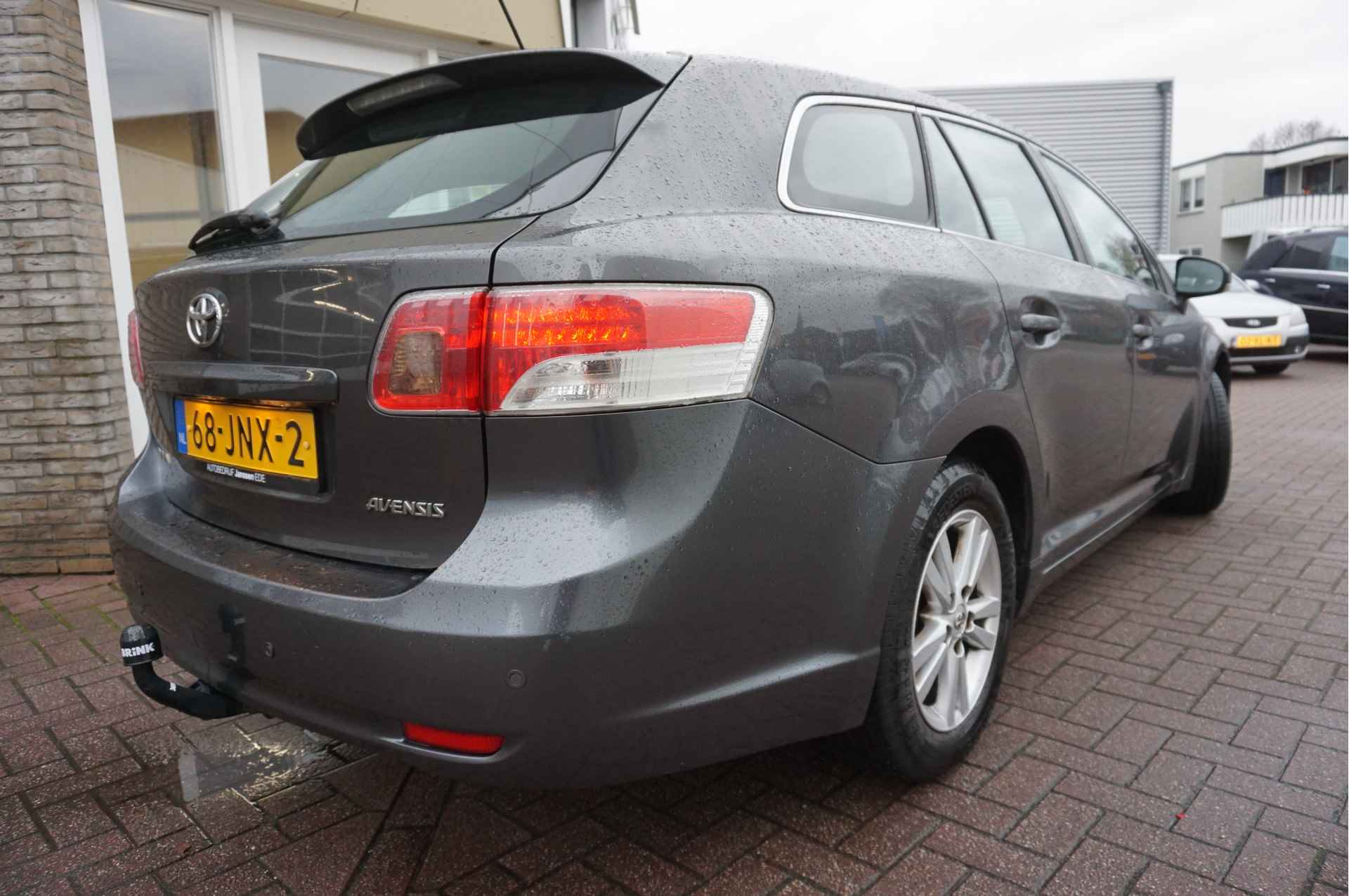 Toyota Avensis wagon 1.8I VVTi Dynamic - 8/22