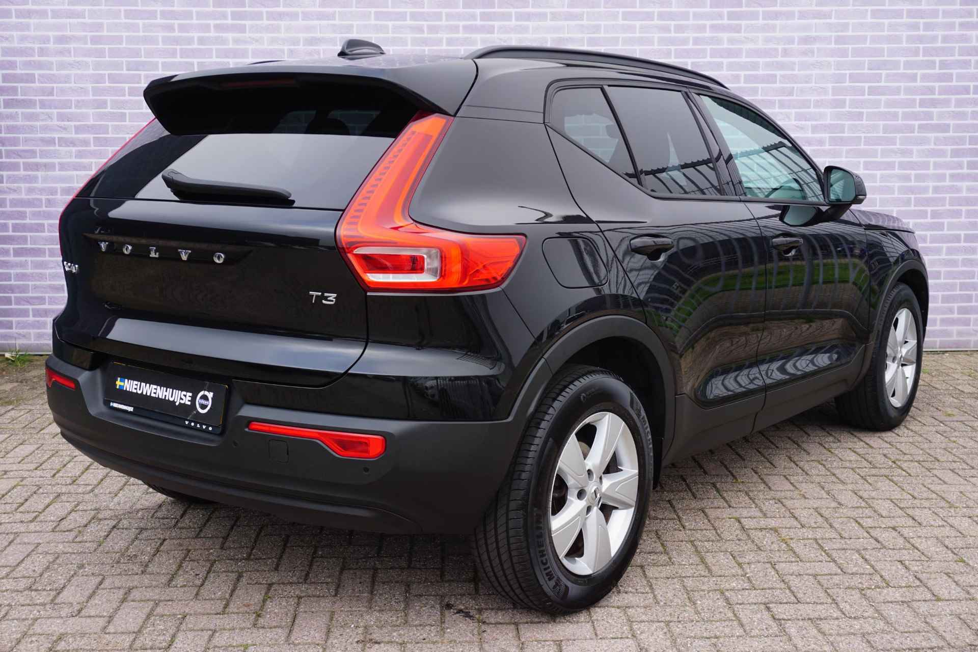 Volvo XC40 1.5 T3 Kinetic | Navigatie | Cruise controle | Parkeersensoren voor + achter | LED | - 4/29