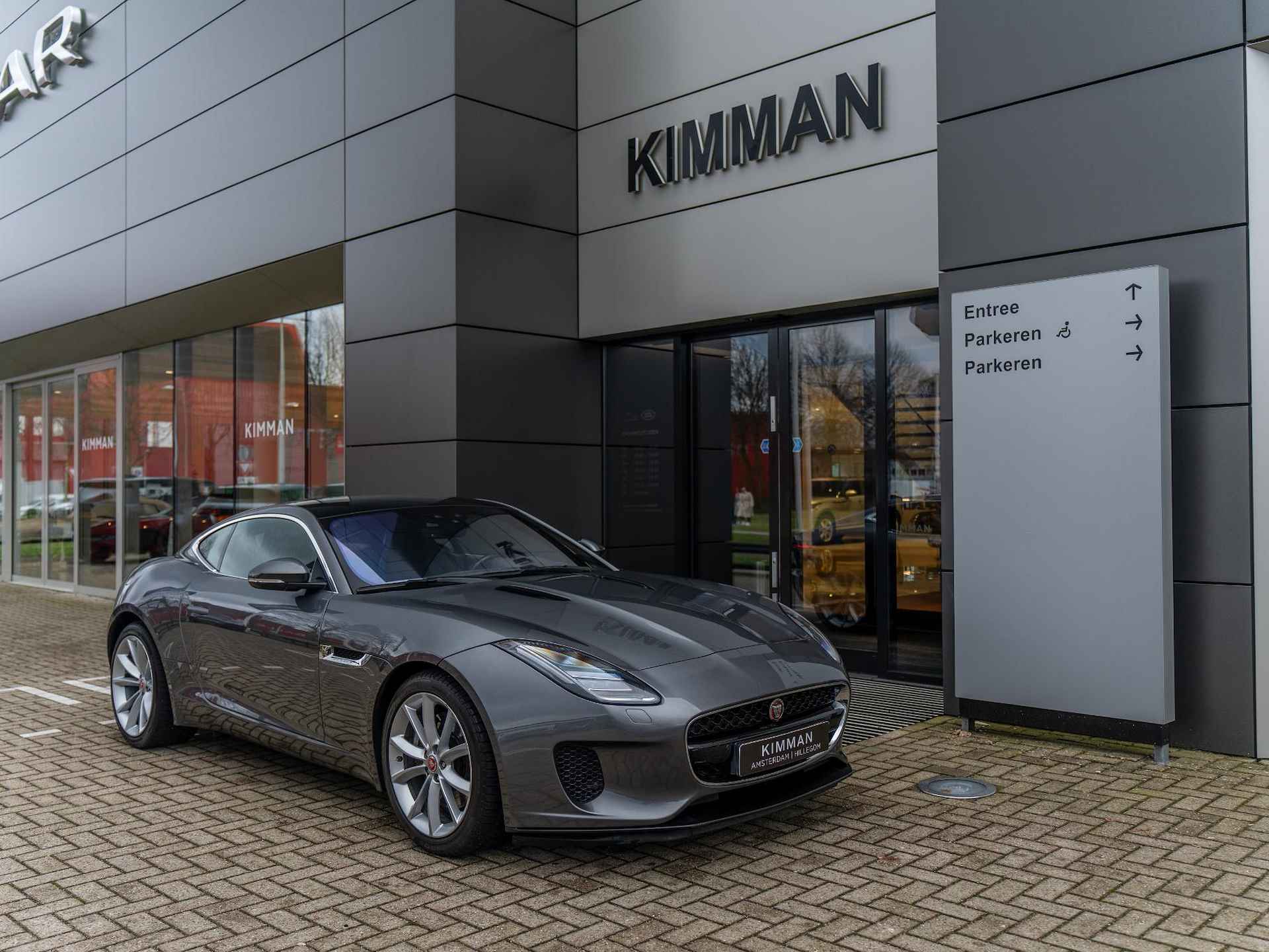 Jaguar F-TYPE 2.0T R-Dynamic - 3/34