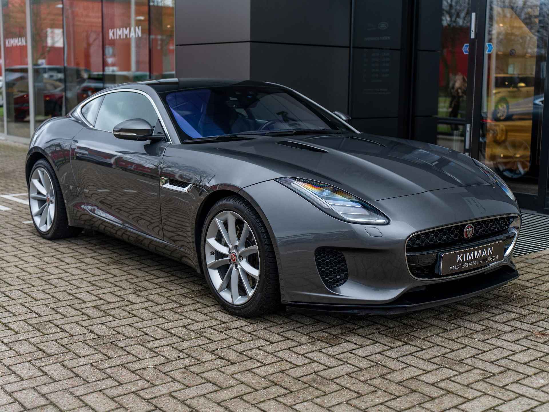 Jaguar F-TYPE 2.0T R-Dynamic - 4/34