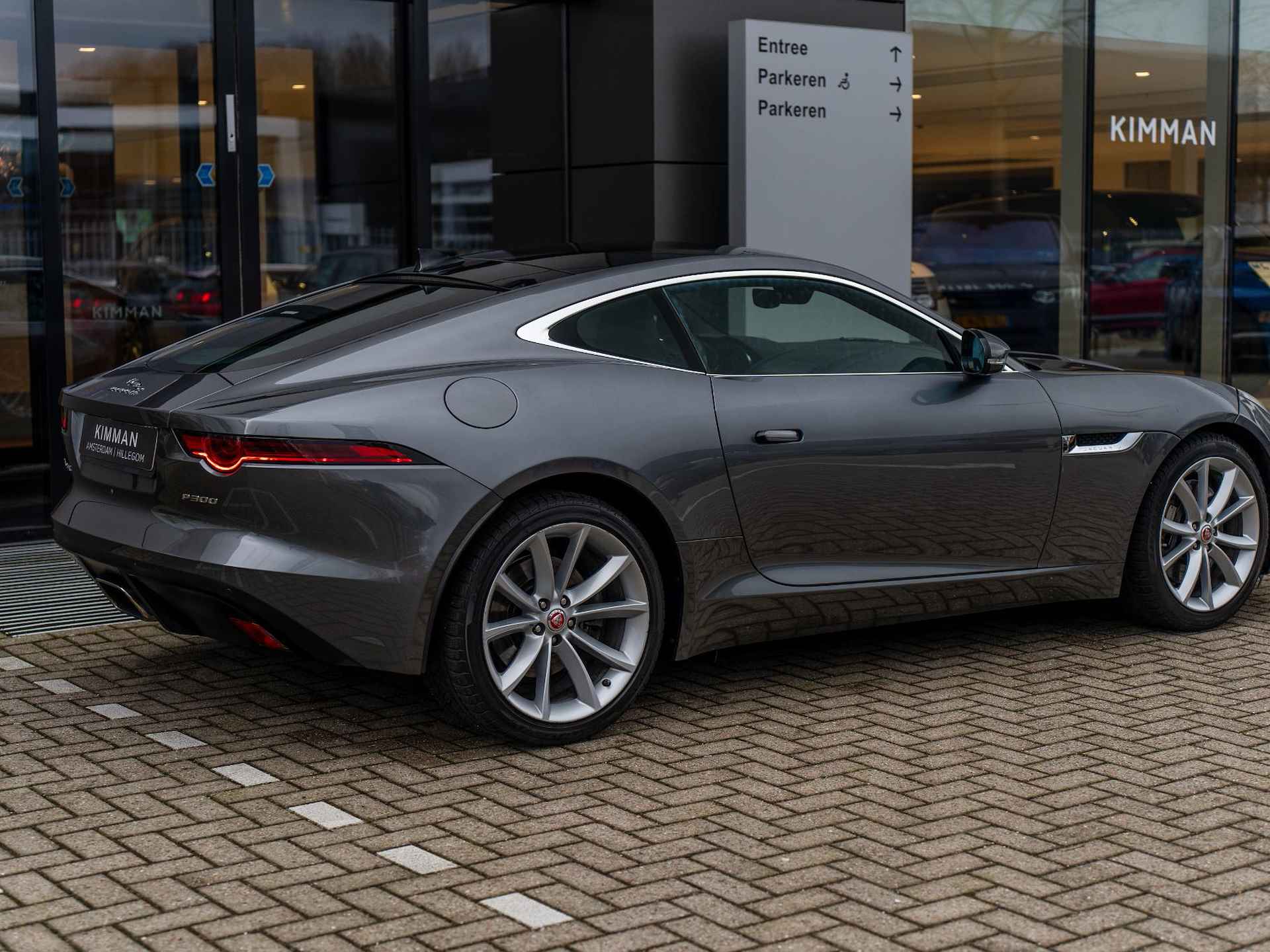 Jaguar F-TYPE 2.0T R-Dynamic - 9/34