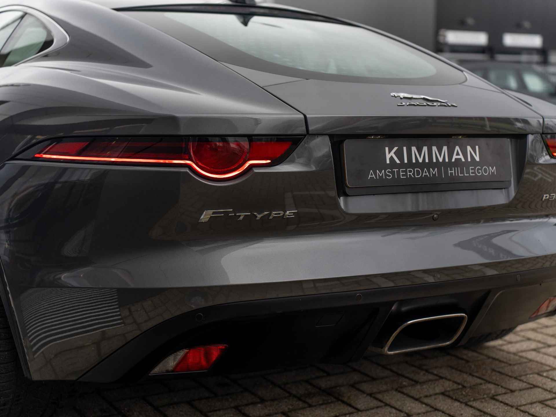 Jaguar F-TYPE 2.0T R-Dynamic - 13/34