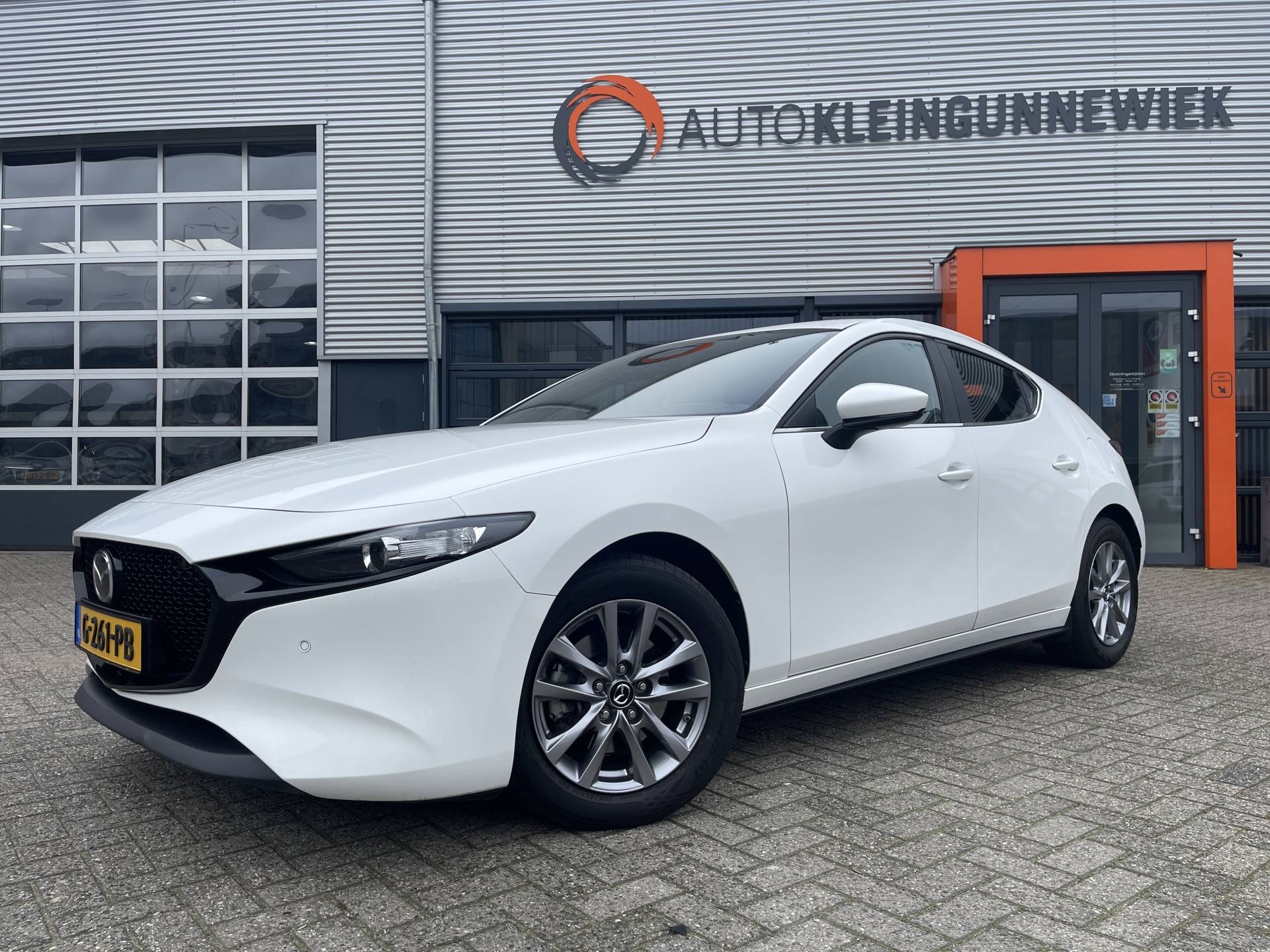 Mazda 3 2.0 SkyActiv-X 180 Comfort met Bose NL-Auto / Led koplampem / Leder / Bose / Trekhaak / Navi / Camera / Apple/Android Carplay / - 3/29