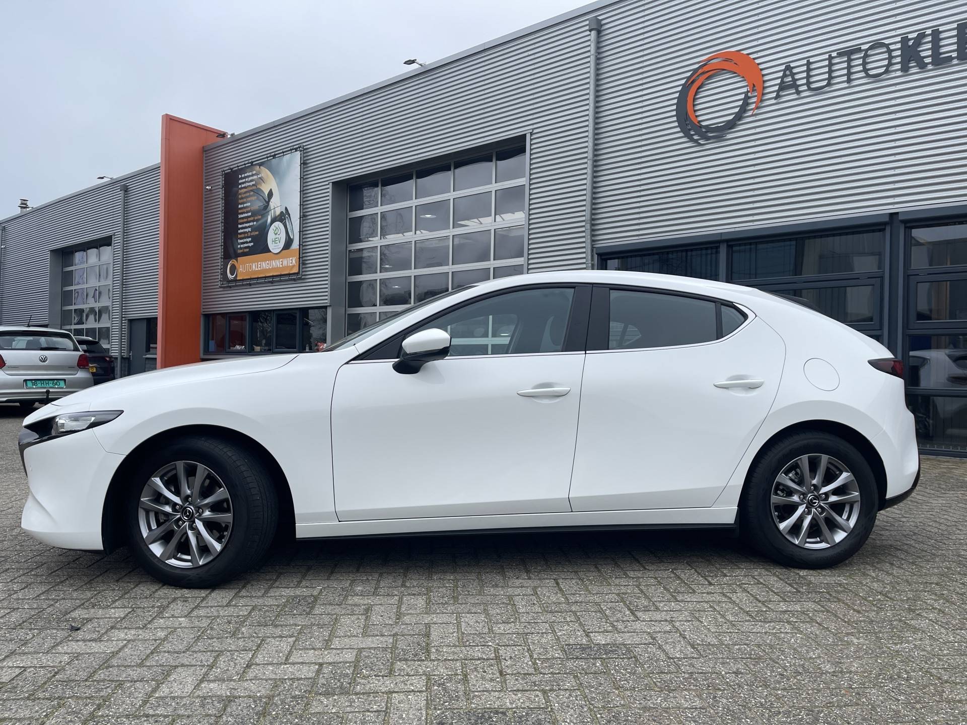 Mazda 3 2.0 SkyActiv-X 180 Comfort met Bose NL-Auto / Led koplampem / Leder / Bose / Trekhaak / Navi / Camera / Apple/Android Carplay / - 4/29