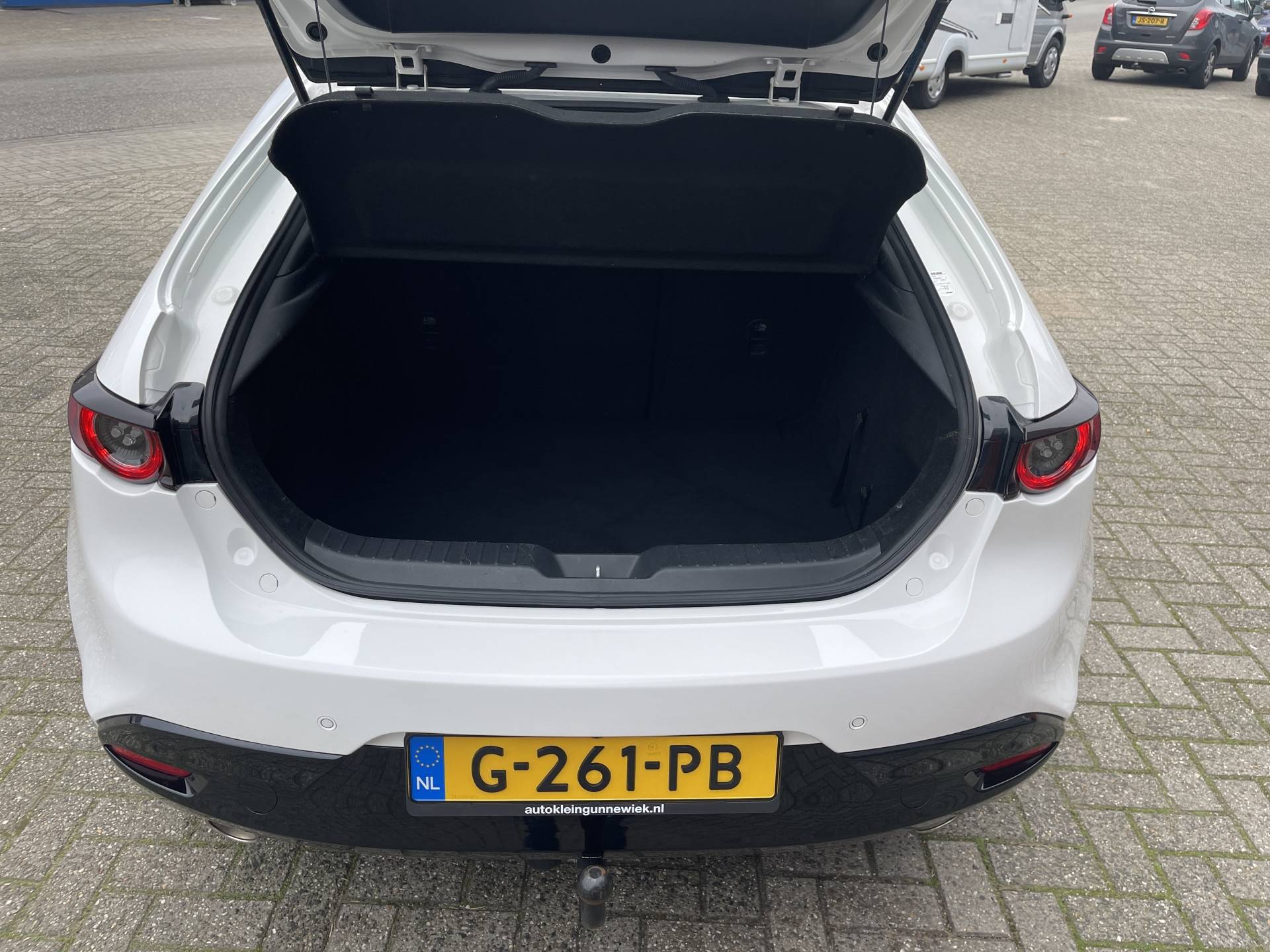 Mazda 3 2.0 SkyActiv-X 180 Comfort met Bose NL-Auto / Led koplampem / Leder / Bose / Trekhaak / Navi / Camera / Apple/Android Carplay / - 22/29