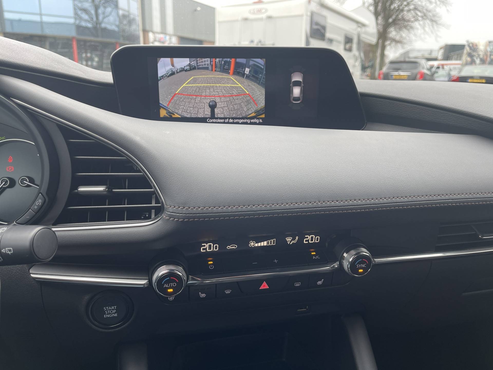 Mazda 3 2.0 SkyActiv-X 180 Comfort met Bose NL-Auto / Led koplampem / Leder / Bose / Trekhaak / Navi / Camera / Apple/Android Carplay / - 27/29