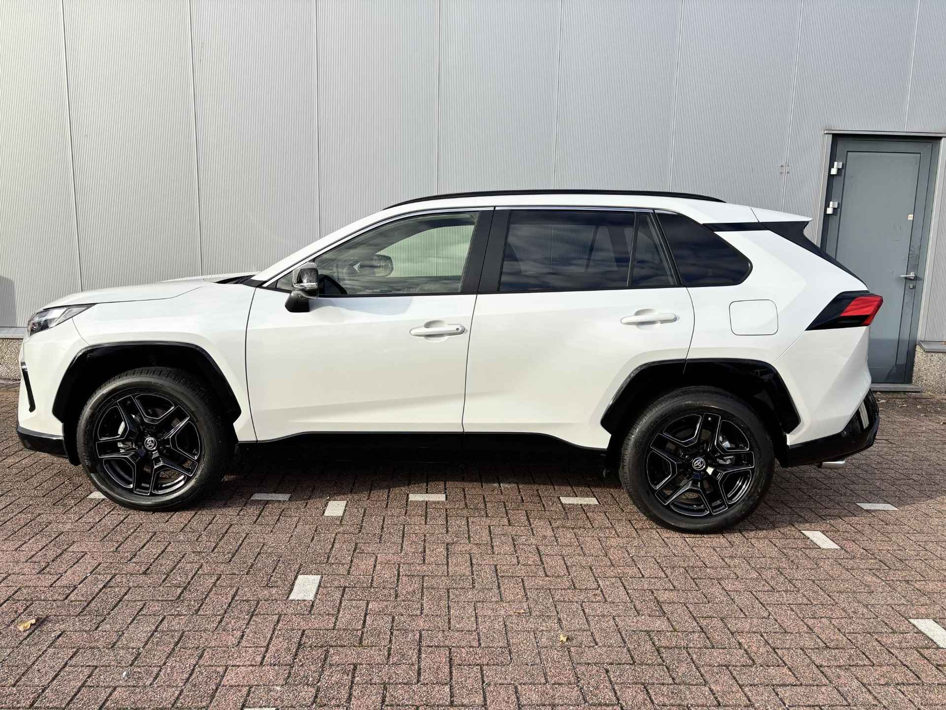 Toyota RAV4 2.5 Hybrid AWD GR SPORT Plus Pack, Schuifdak, Schuif/kanteldak, Camera in binnenspiegel,JBL,BSM,Stuurverwarming, Stoelverwarming - 5/56