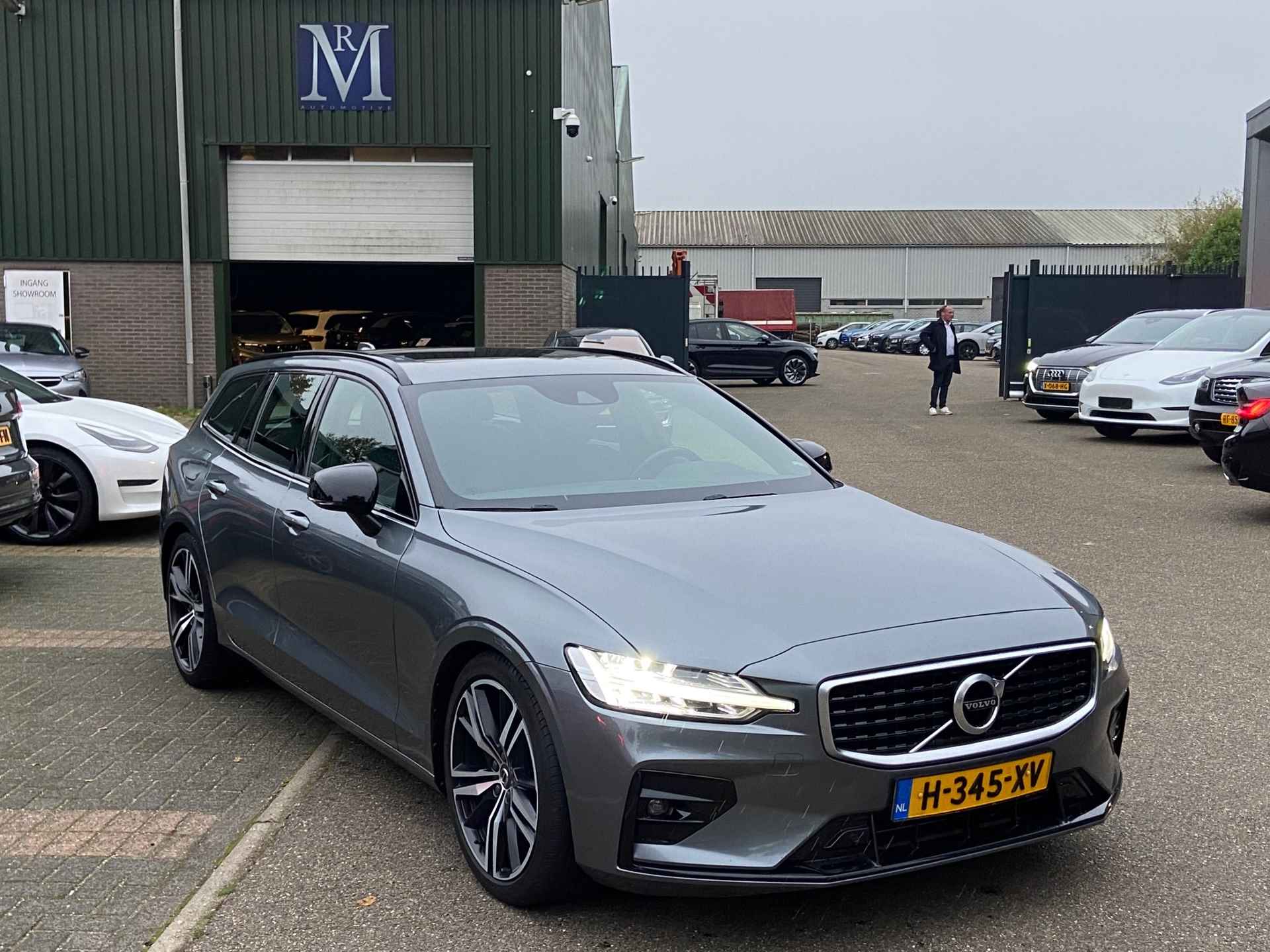 Volvo V60 2.0 T4 R-Design ORIG. NL. NAP KM. | PANO | ELEK. TREKHAAK | MEMORY SEAT | RIJKLAARPRIJS INCL. 12 MND. BOVAGGARANTIE - 4/31