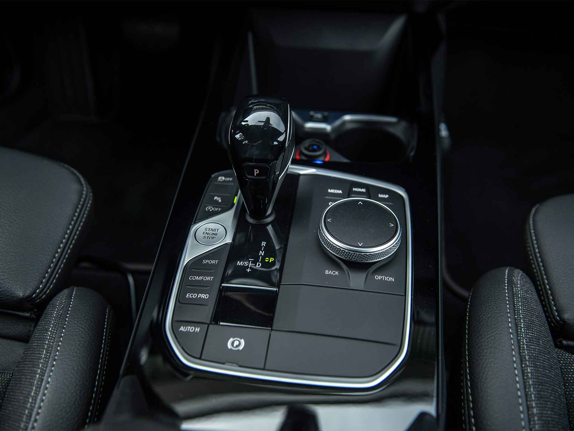 BMW 1-serie 118iA Business Edition Executive Sport Line | Live Cockpit Prof. | Sportstoelen | Adaptive LED | Apple Carplay/Android Auto | 17" Lichtmetaal | Stoel- & stuurverwarming | Alarm Kl. III - 28/51