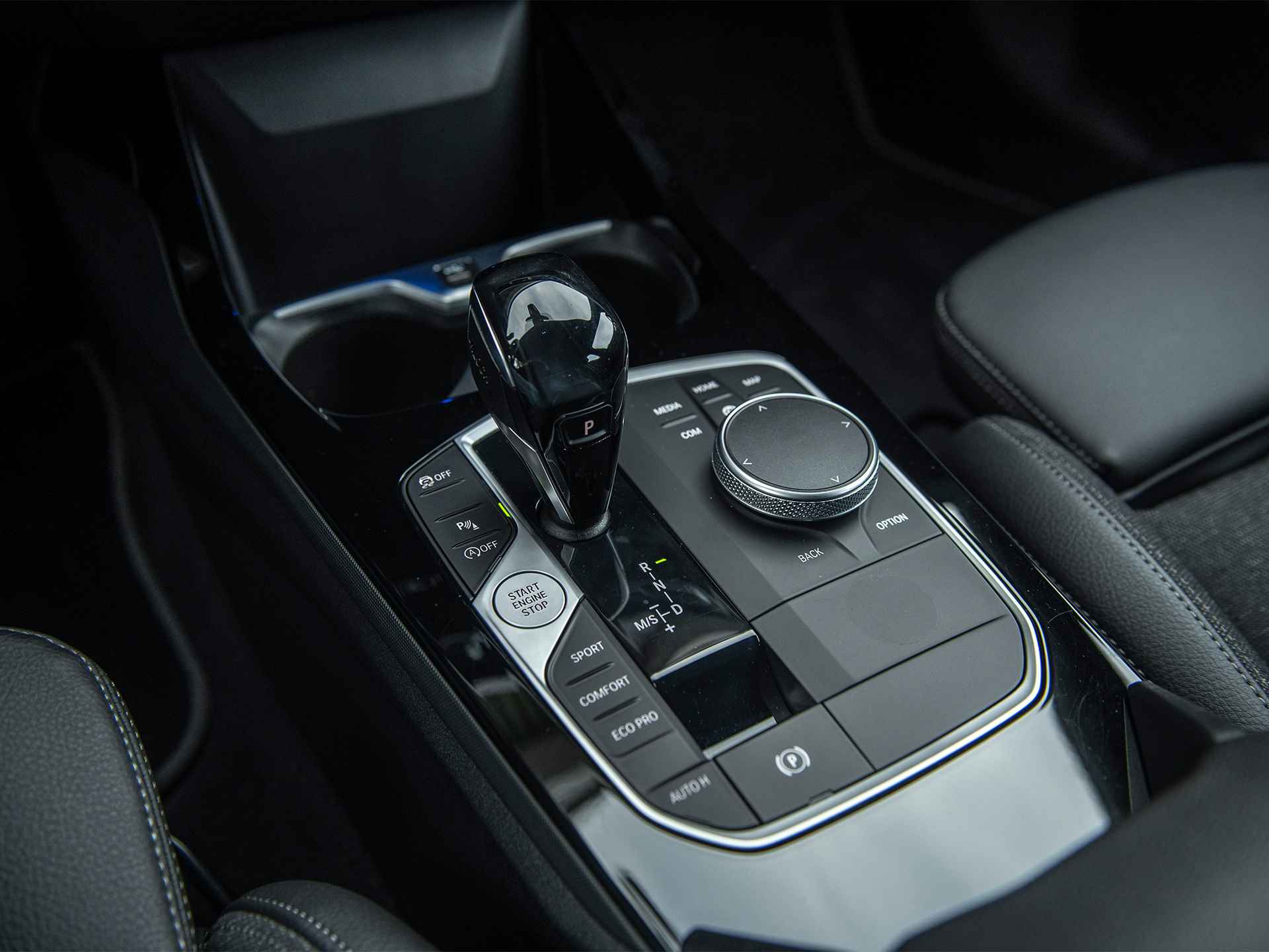 BMW 1-serie 118iA Business Edition Executive Sport Line | Live Cockpit Prof. | Sportstoelen | Adaptive LED | Apple Carplay/Android Auto | 17" Lichtmetaal | Stoel- & stuurverwarming | Alarm Kl. III - 36/51