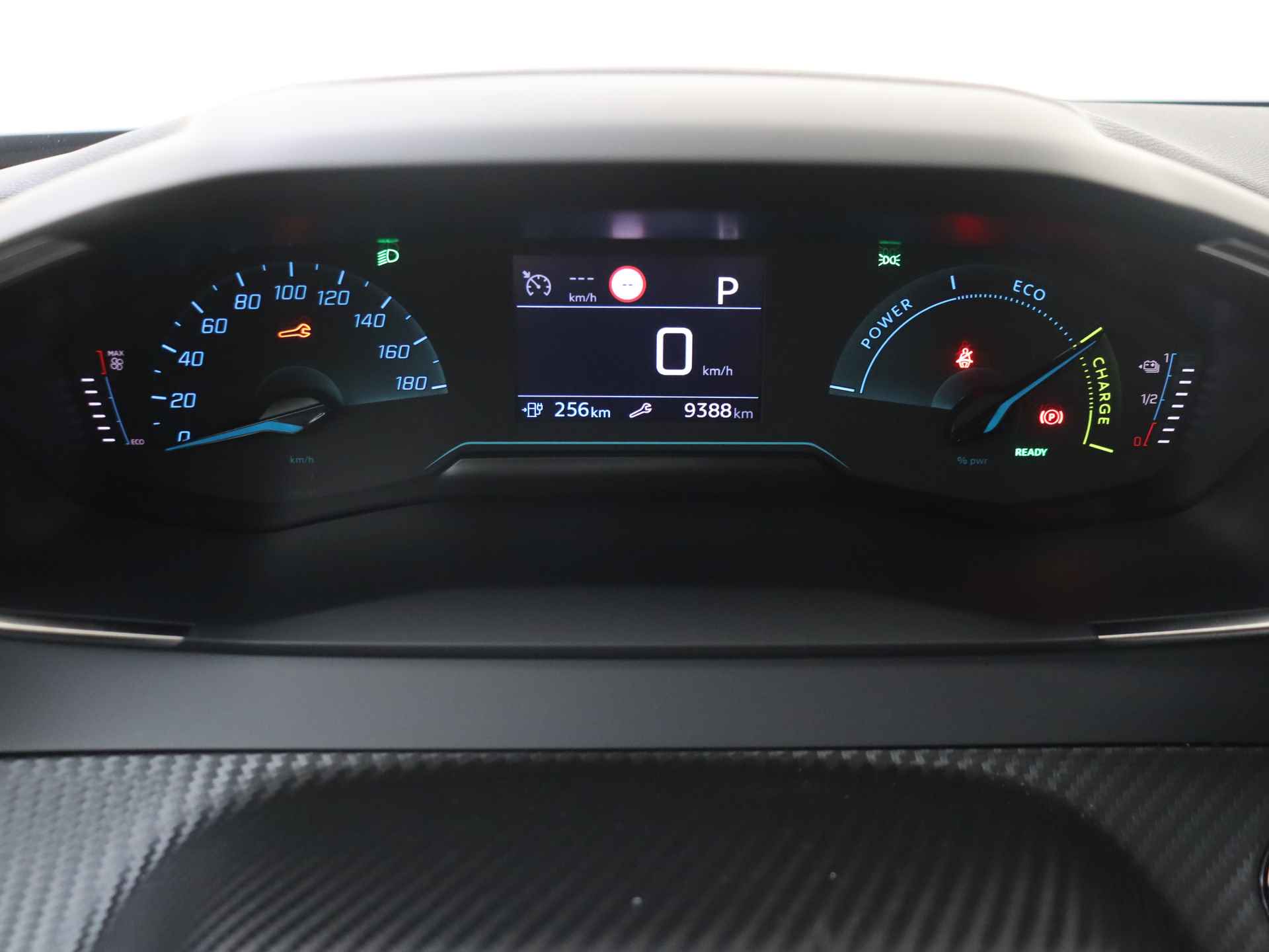 Peugeot e-2008 EV Active Pack 50 kWh Automaat | Carplay | Cruise Control | Airco - 7/48