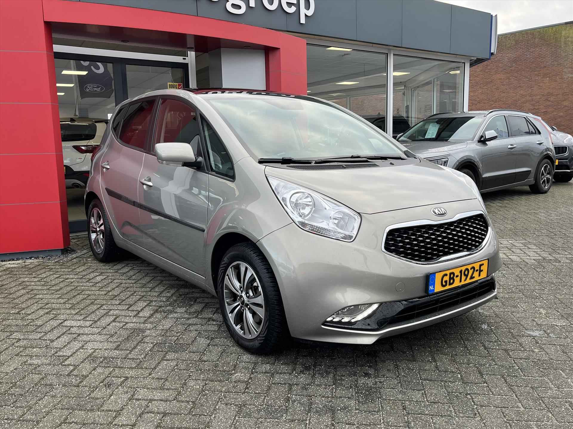 KIA Venga 1.4 CVVT 90pk ExecutiveLine | Climatronic | Stoel en stuurverwarming | Navigatie | Panoramadak | Trekhaak | - 6/24