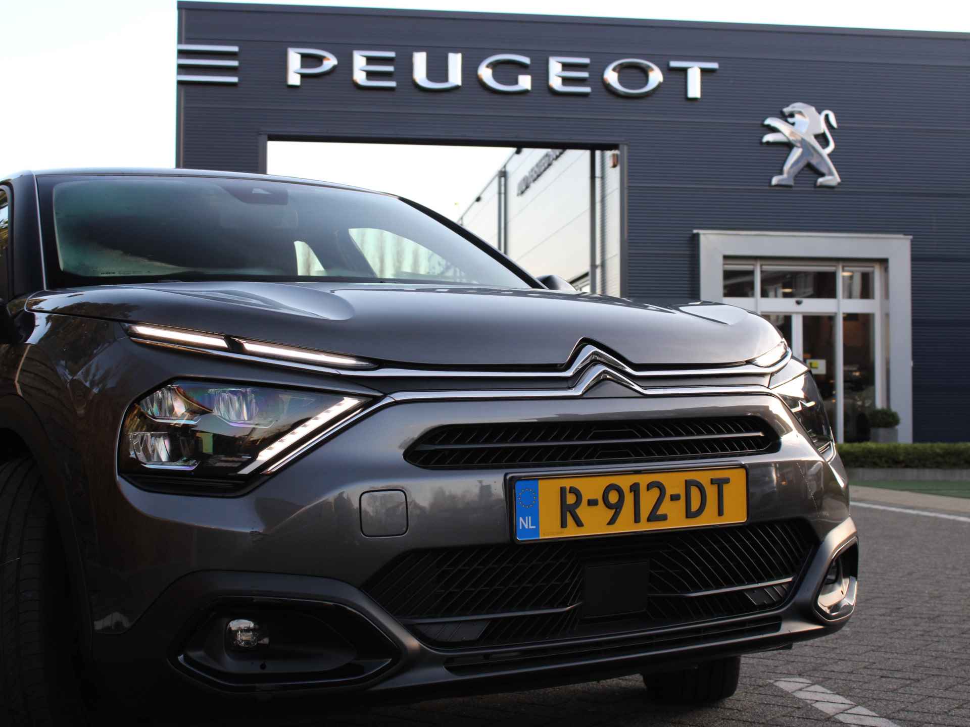 Citroën Ë-C4 Feel 50 kWh 136PK Achteruitrijcamera, Cruise Control, Parkeersensoren Achter, Led Koplampen, Lichtmetalen Velgen - 4/33