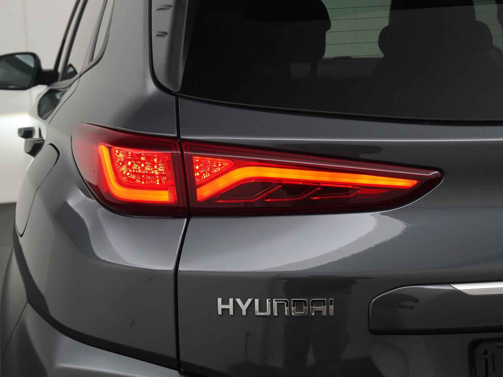 Hyundai Kona 1.6 GDI HEV Premium | Trekhaak | Head Up | Leder | ACC | Zondag Open! - 22/42