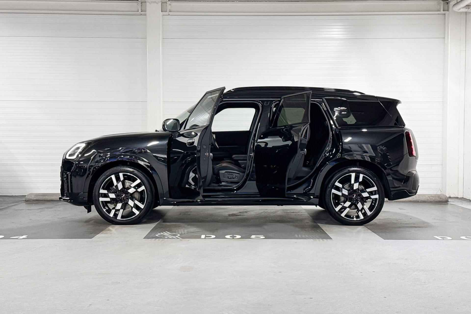 MINI Countryman S ALL4 | John Cooper Works Uitvoering | Pakket XL |  20" JCW Flag Spoke two-tone - 3/21