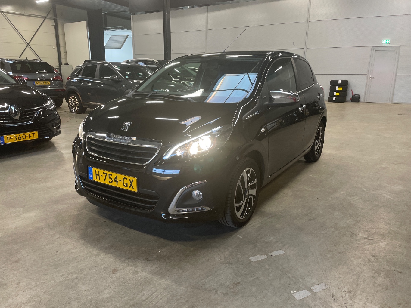 Peugeot 108 1.0 e-VTi Allure | Camera | Climate | Carplay | Privacy Glas | Lmv 15'' | Komt binnenkort binnen!