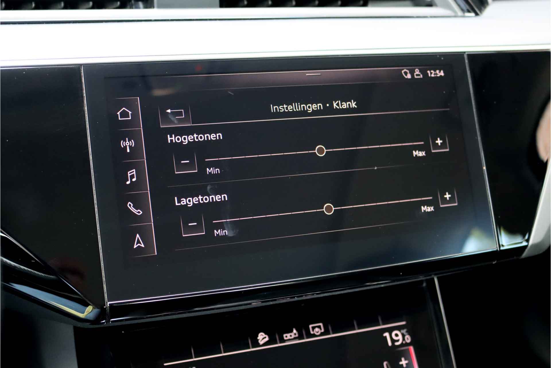 Audi e-tron e-tron 50 Quattro Launch edition plus 71 kWh, 31.000,- netto ex, Luchtvering, Panoramadak, Leder, Memory, Adaptieve Cruise Control, Standkachel, MMI Navigation Plus, DAB, Hulppakket Tour, Stoelverwarming, LED, Etc. - 27/43