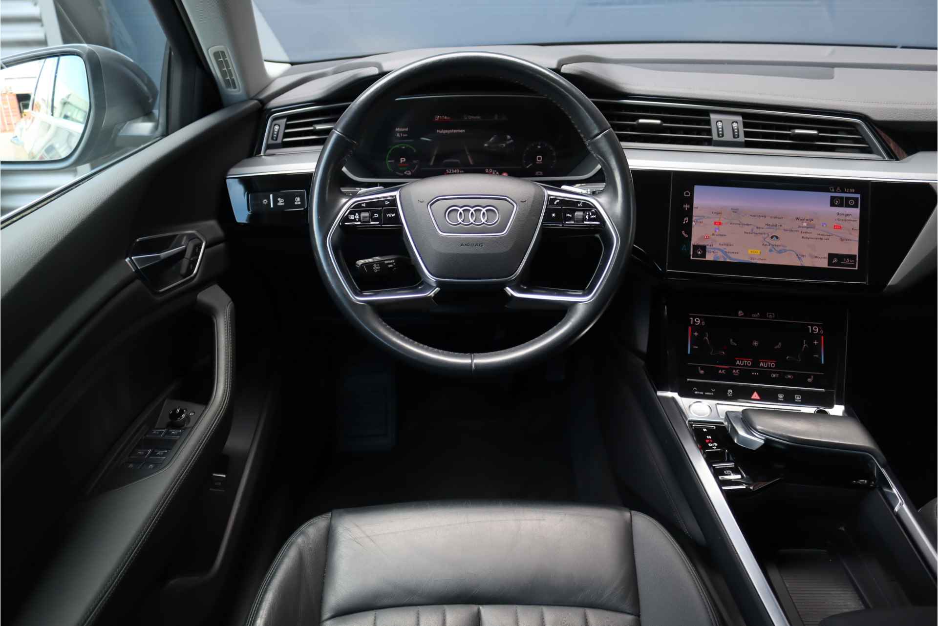 Audi e-tron e-tron 50 Quattro Launch edition plus 71 kWh, 31.000,- netto ex, Luchtvering, Panoramadak, Leder, Memory, Adaptieve Cruise Control, Standkachel, MMI Navigation Plus, DAB, Hulppakket Tour, Stoelverwarming, LED, Etc. - 28/43