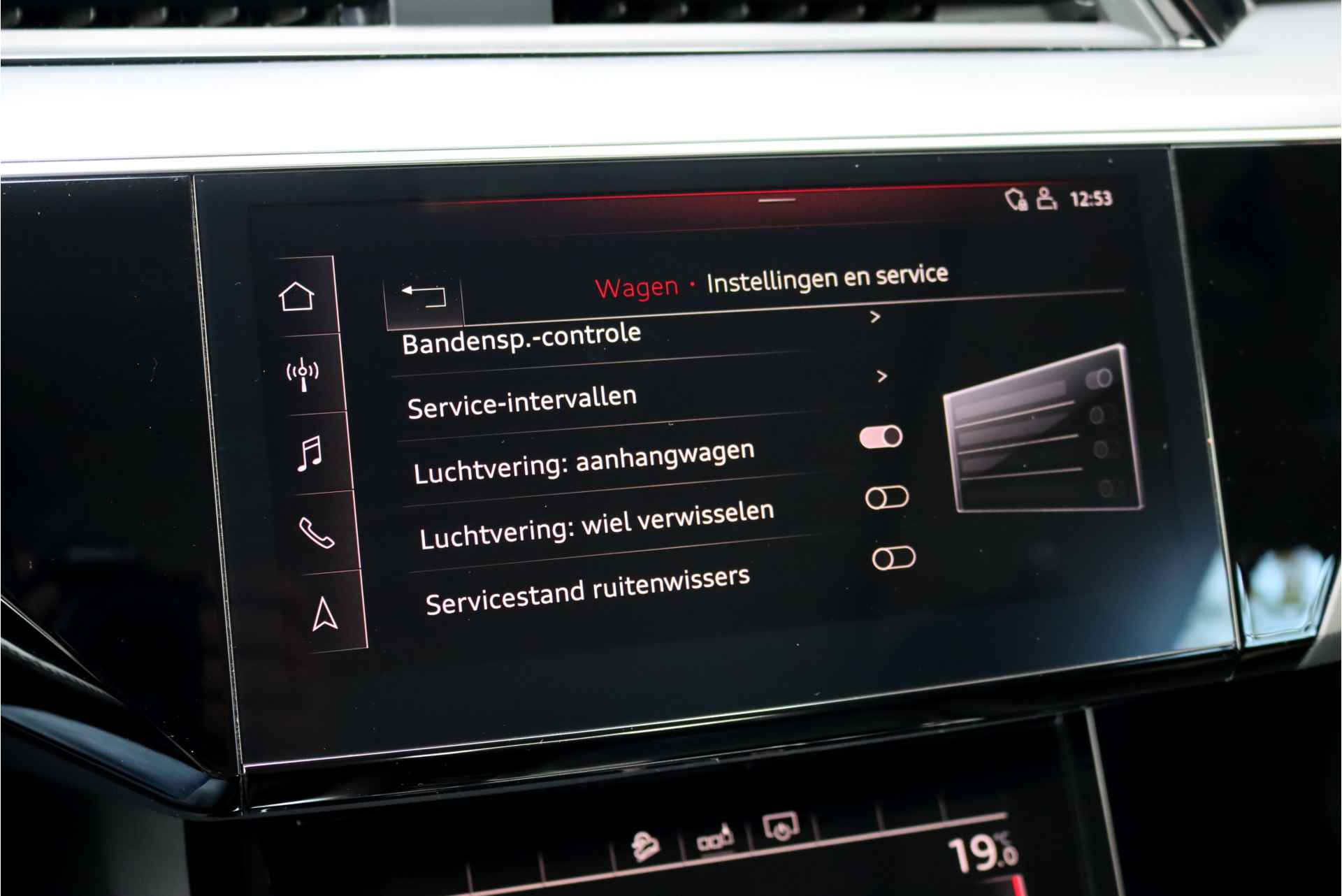 Audi e-tron e-tron 50 Quattro Launch edition plus 71 kWh, 31.000,- netto ex, Luchtvering, Panoramadak, Leder, Memory, Adaptieve Cruise Control, Standkachel, MMI Navigation Plus, DAB, Hulppakket Tour, Stoelverwarming, LED, Etc. - 43/43