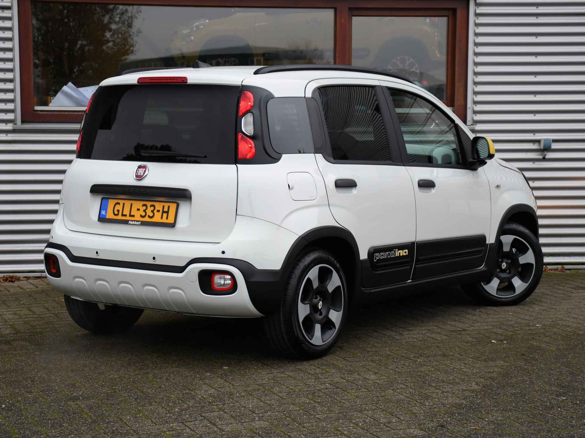 Fiat Panda Pandina 1.0 Hybrid 70pk APPLE CARPLAY | DAB | PDC ACHTER | PRIVACY GLASS | CRUISE | 15'' - 4/25