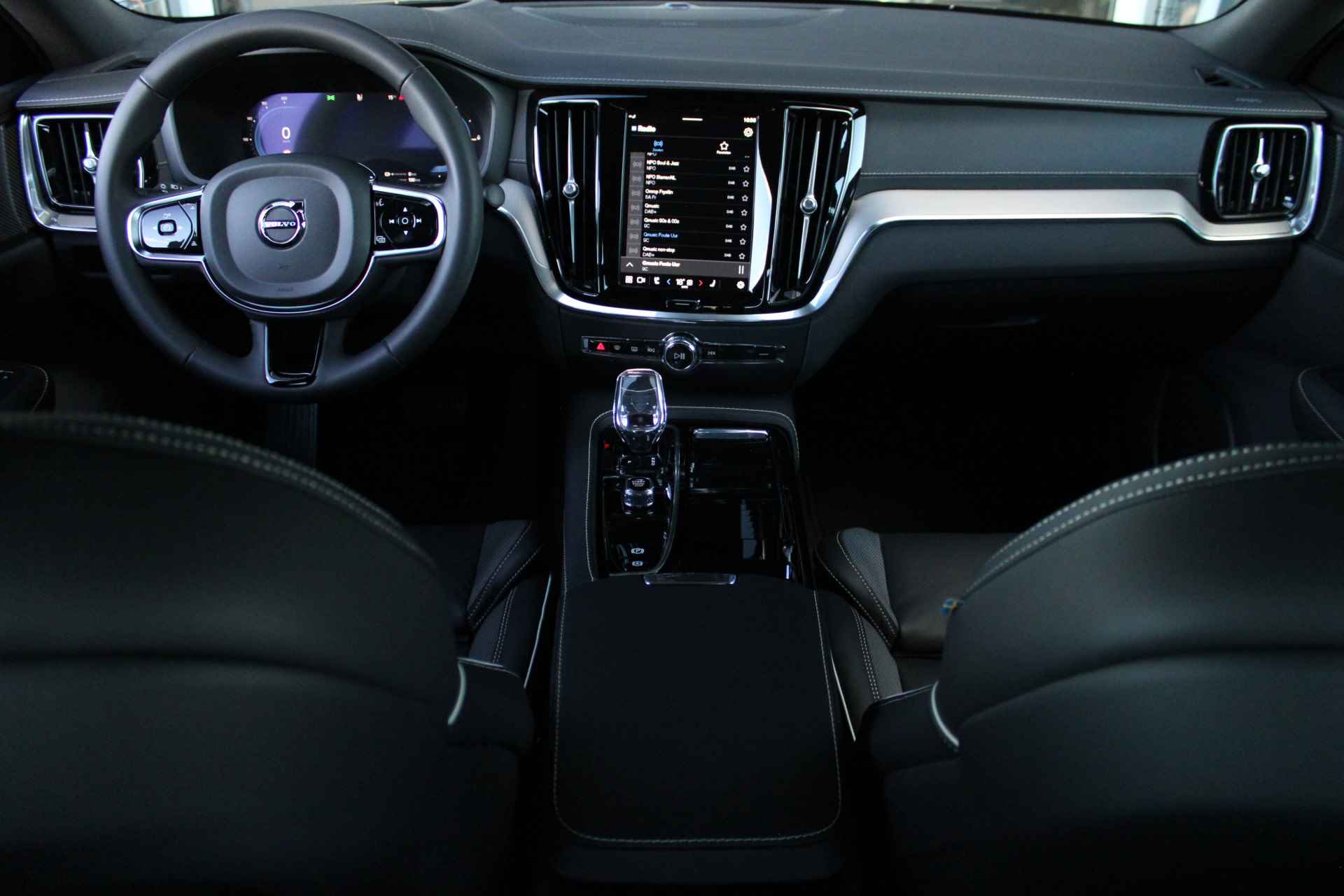 Volvo S60 Recharge T6 AWD Ultimate Dark | Panoramadak | Standkachel | Harman Kardon | BLIS | HUD | Elektrische Stoelen | 19 Inch - 8/33