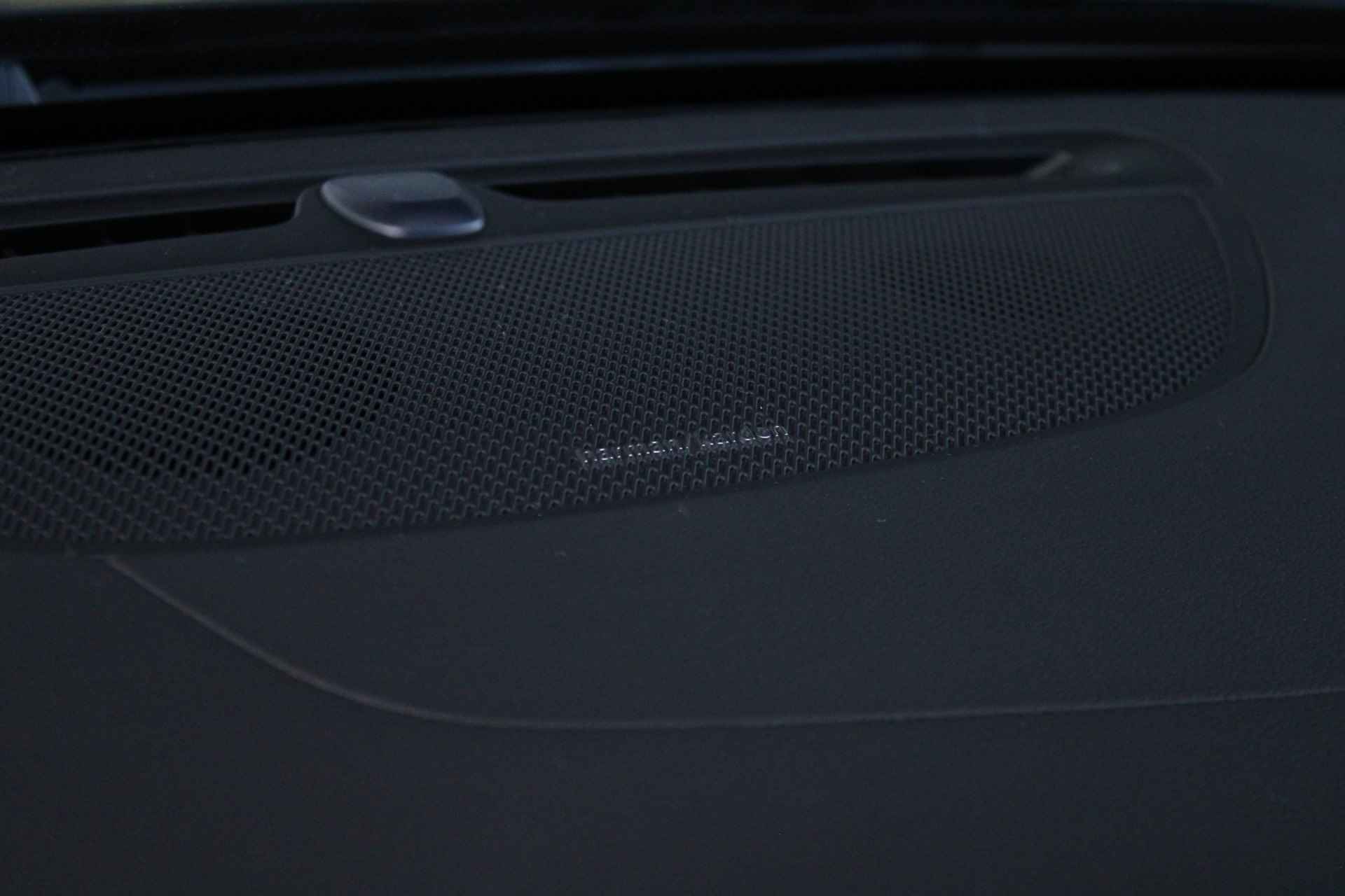 Volvo S60 Recharge T6 AWD Ultimate Dark | Panoramadak | Standkachel | Harman Kardon | BLIS | HUD | Elektrische Stoelen | 19 Inch - 26/33