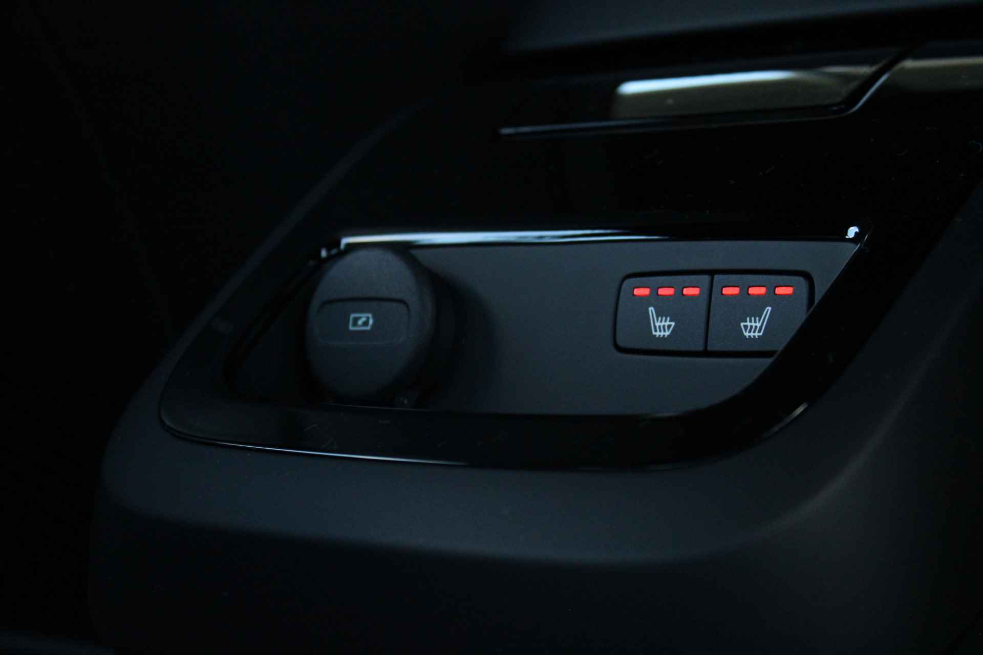 Volvo S60 Recharge T6 AWD Ultimate Dark | Panoramadak | Standkachel | Harman Kardon | BLIS | HUD | Elektrische Stoelen | 19 Inch - 33/33