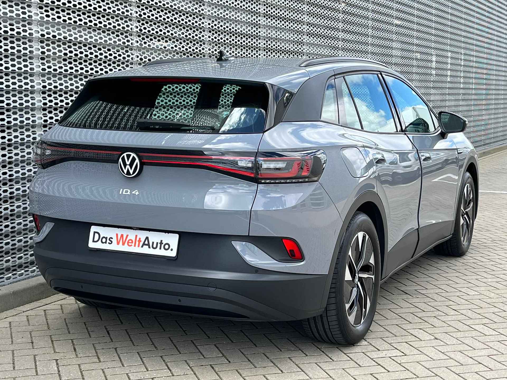 Volkswagen ID.4 Pro 204PK 77 kWh / 19" LMV / Achteruitrijcamera / Stuur+Stoelverwarming / LED / Elektrische Interieurvoorverwarming / Sfeerverlichting P4 - 8/36