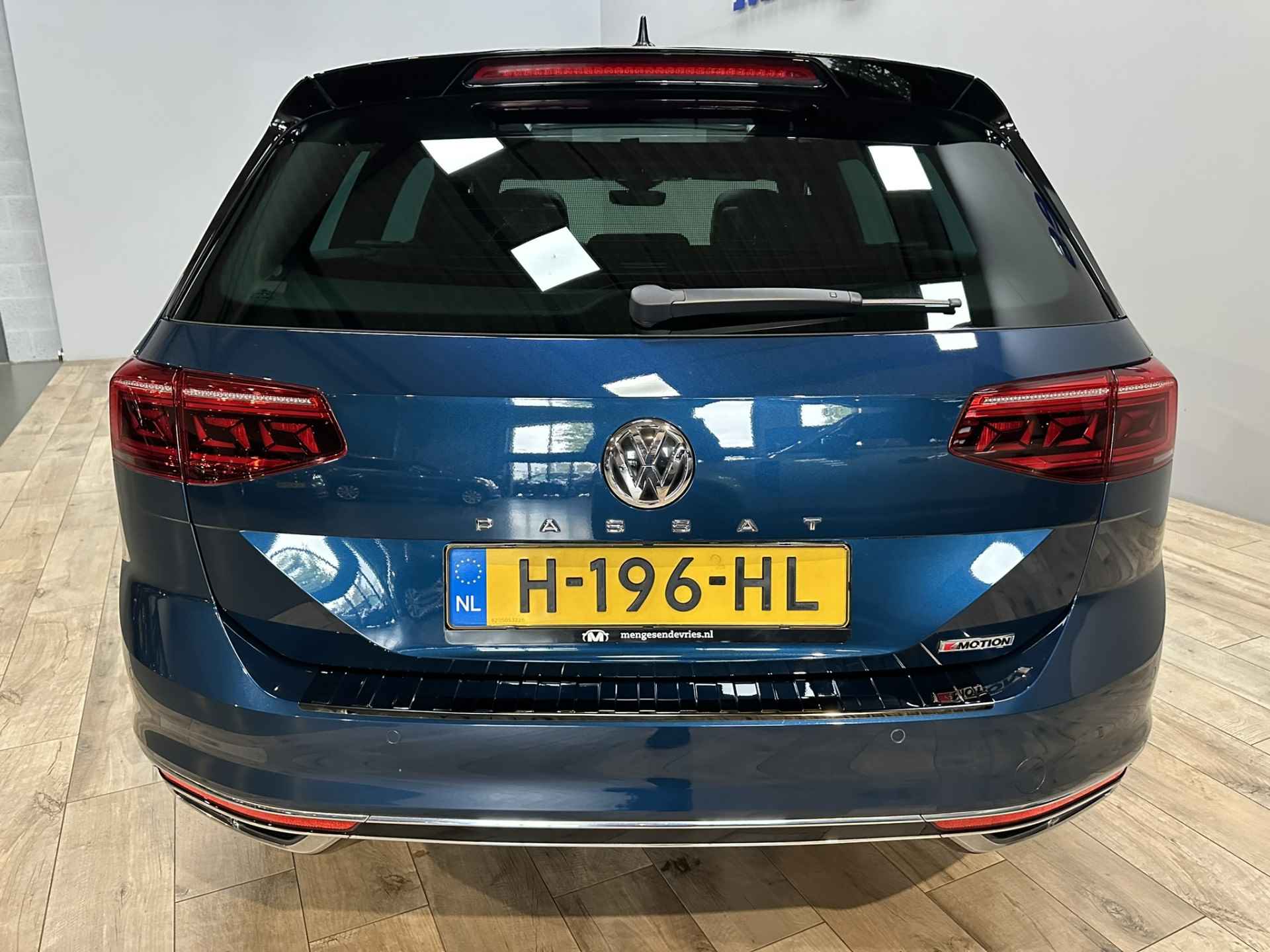 Volkswagen Passat Variant 2.0 TSI 272 PK 4Motion Elegance Business R 3X R line | LED | Virtual | Panorama | Leer | Camera | Navigatie | Stoelverwarming | Apple Carplay Android Auto | Isofix | NAP | - 4/52