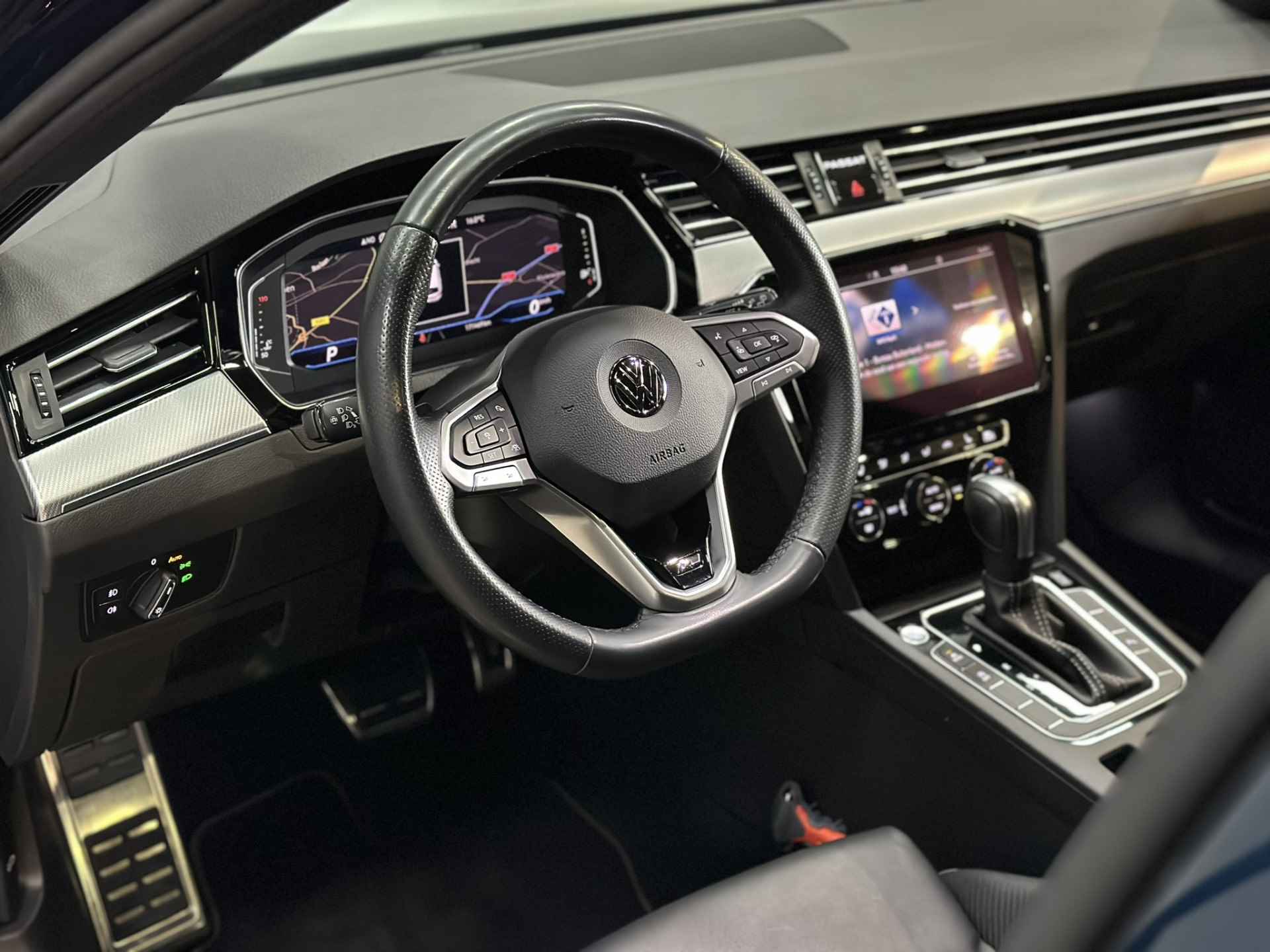 Volkswagen Passat Variant 2.0 TSI 272 PK 4Motion Elegance Business R 3X R line | LED | Virtual | Panorama | Leer | Camera | Navigatie | Stoelverwarming | Apple Carplay Android Auto | Isofix | NAP | - 20/52