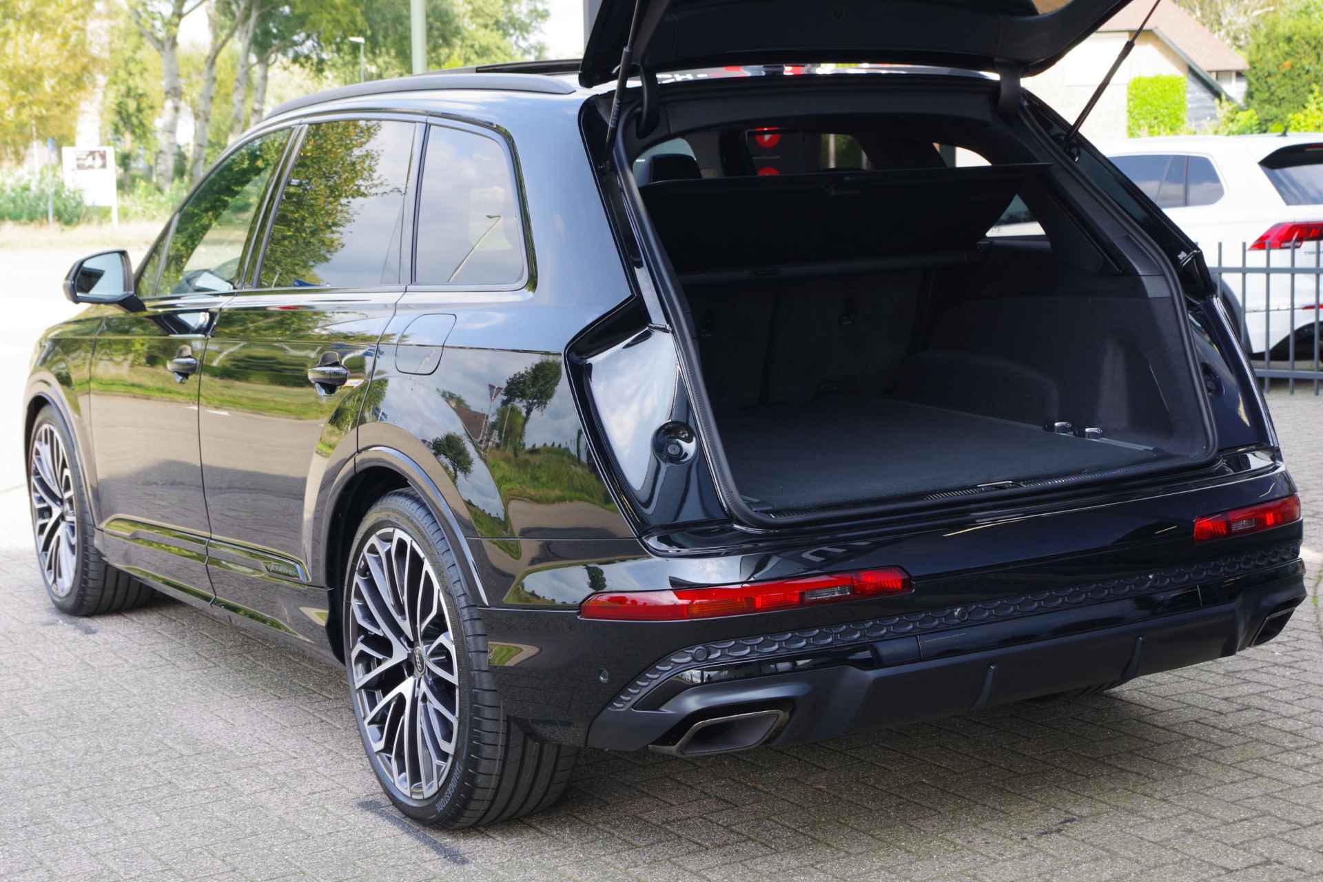 Audi Q7 60 TFSI e 490 PK Quattro *FACELIFT* Competition S-Line Pro Line PHEV, Nw. Prijs 150.000,- euro. RS-Sportstoelen, Panoramadak, Tr - 69/72