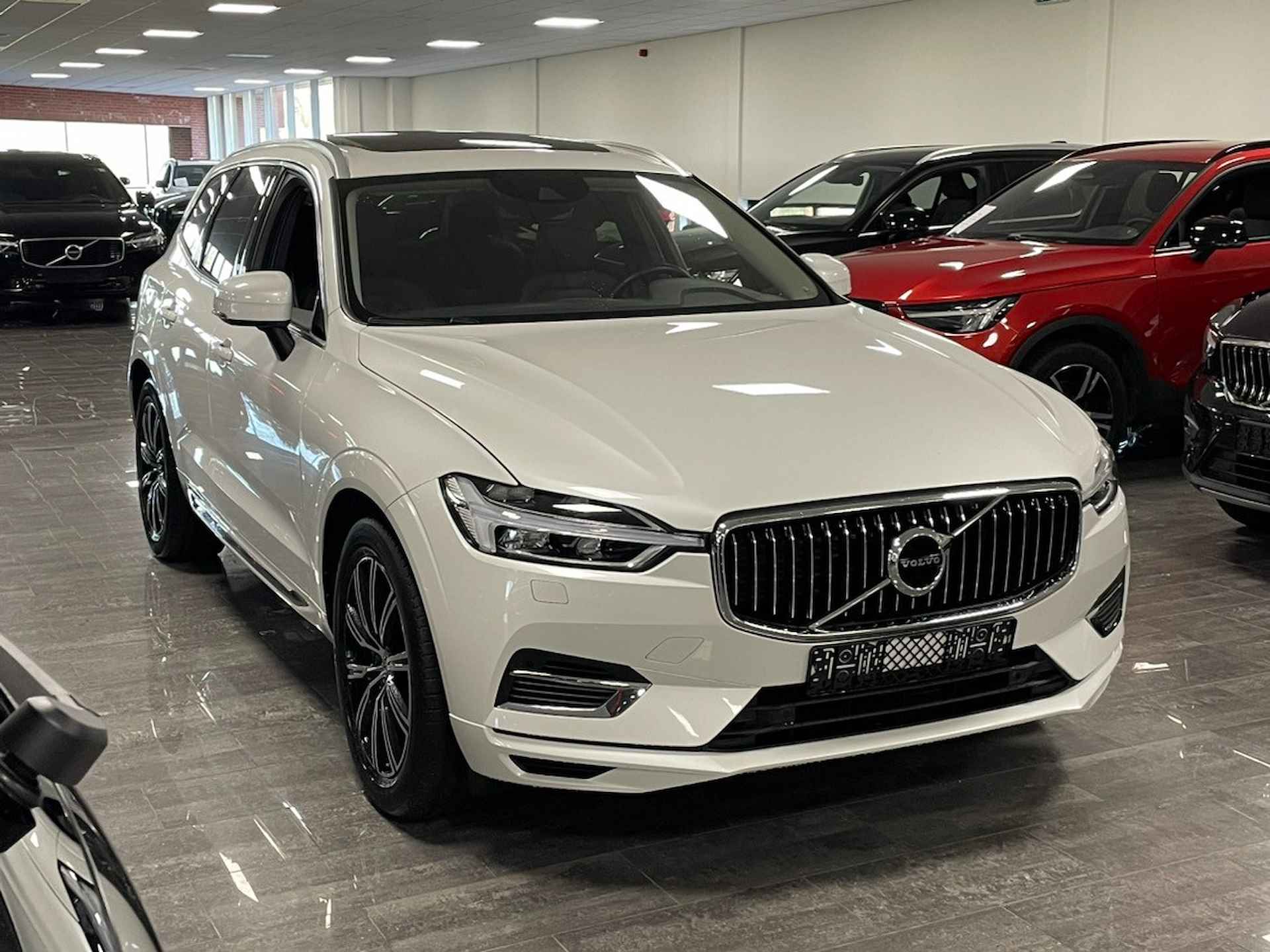 Volvo XC60 T8 AWD Recharge Inscription | MY20 | Luchtvering | Trekhaak | Harman Kardon | Adaptieve Cruise Control | Standkachel met Volvo O - 2/35