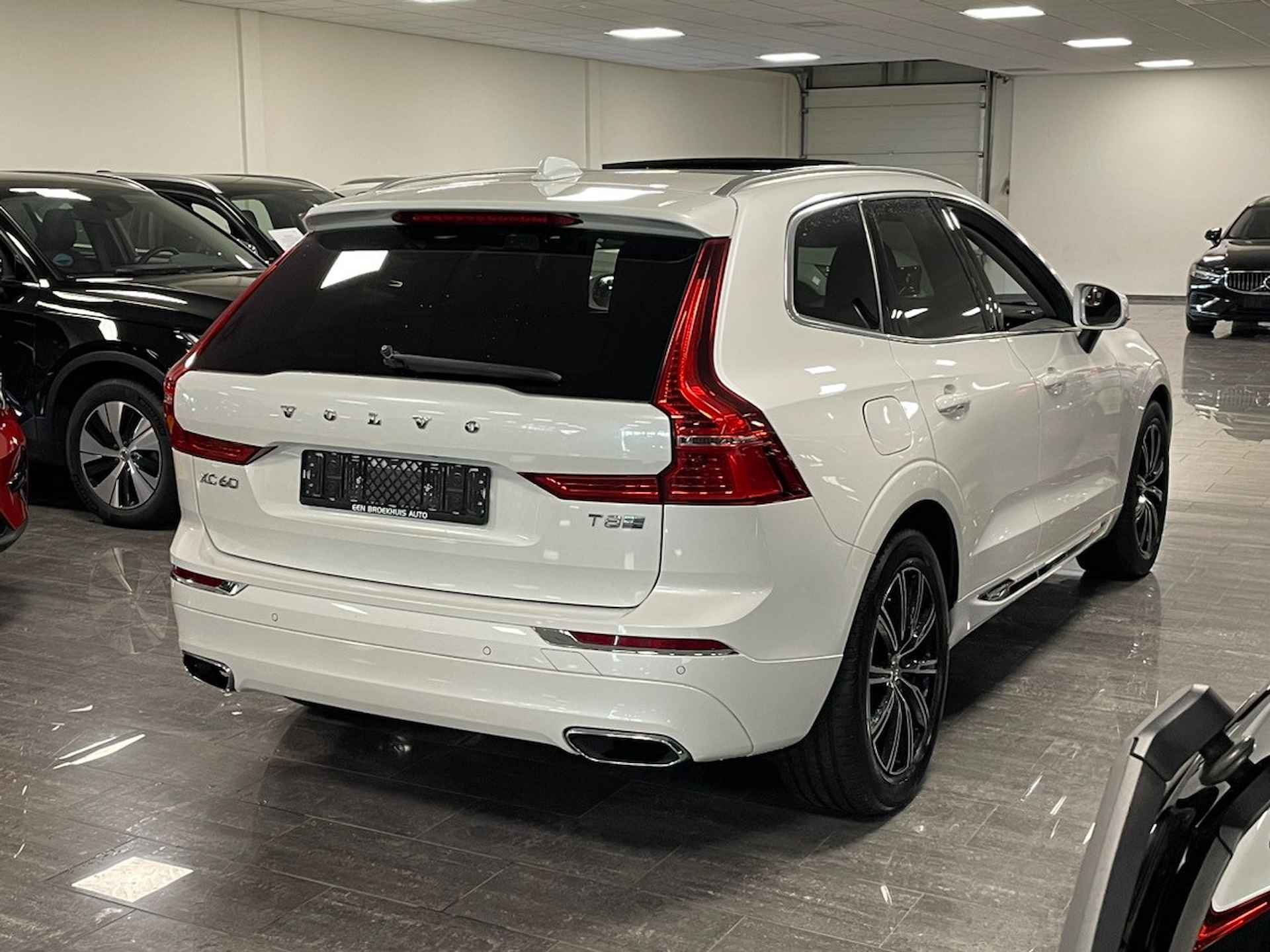 Volvo XC60 T8 AWD Recharge Inscription | MY20 | Luchtvering | Trekhaak | Harman Kardon | Adaptieve Cruise Control | Standkachel met Volvo O - 3/35