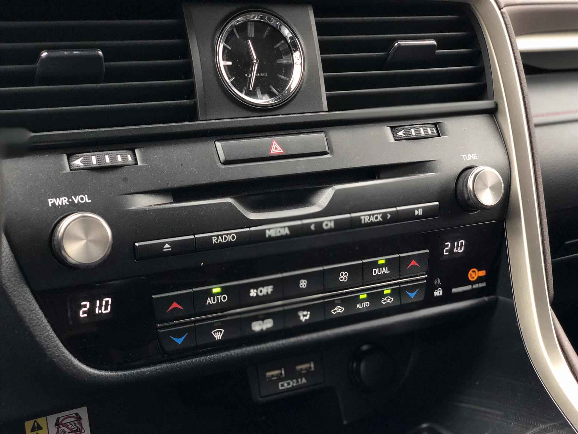 Lexus Rx 450h AWD Luxury Line | Eerste eigenaar, Head Up Display, Dodehoekherkenning, Geheugenfunctie, Stoelventilatie,Stuurverwarming - 41/46