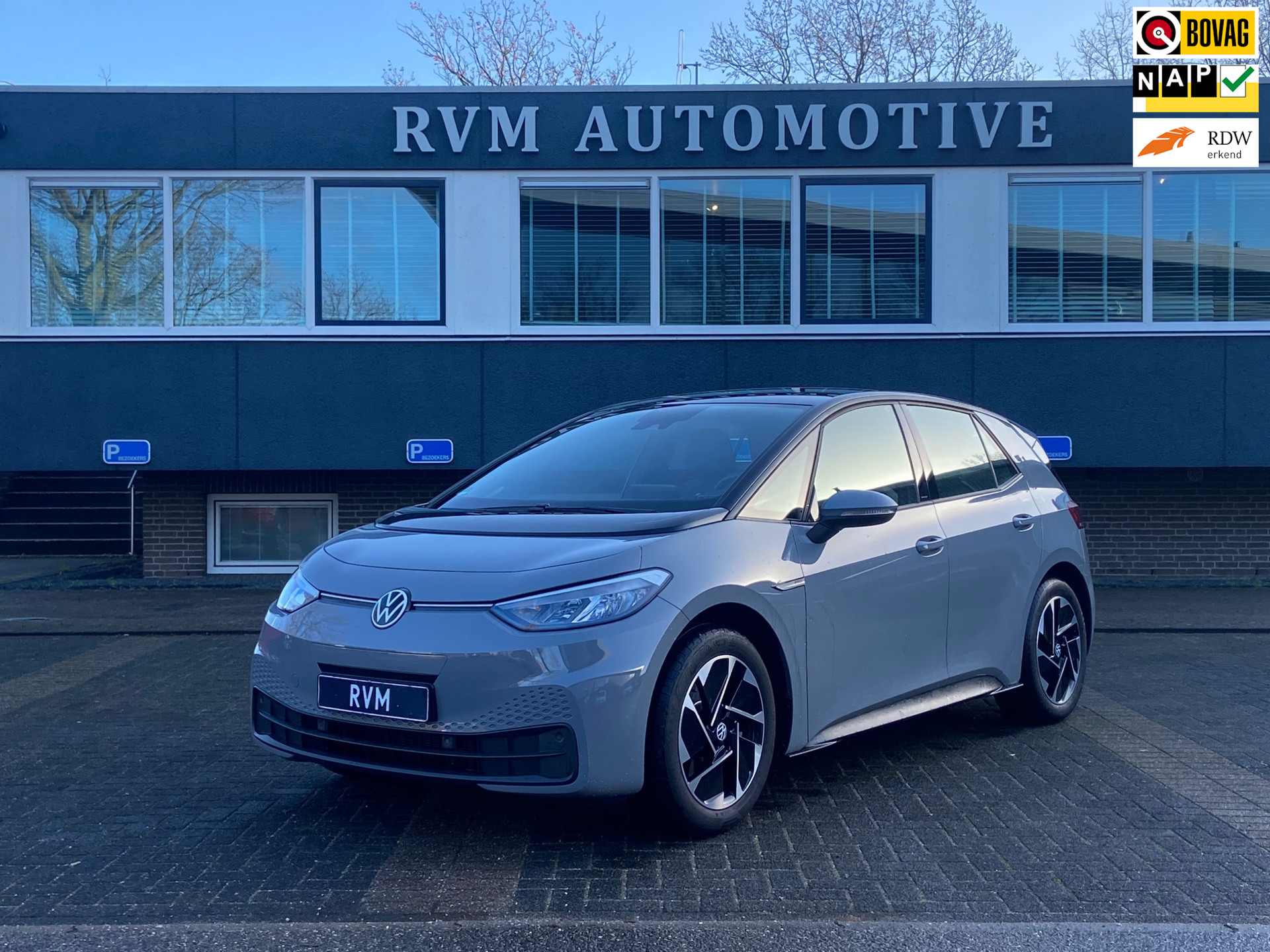 Volkswagen ID.3 Pro 58 kWh VAN 30.900 VOOR 29.220 EINDEJAARSVOORDEEL 1.680 | NAVI BY CARPLAY | STOELVERWARMING